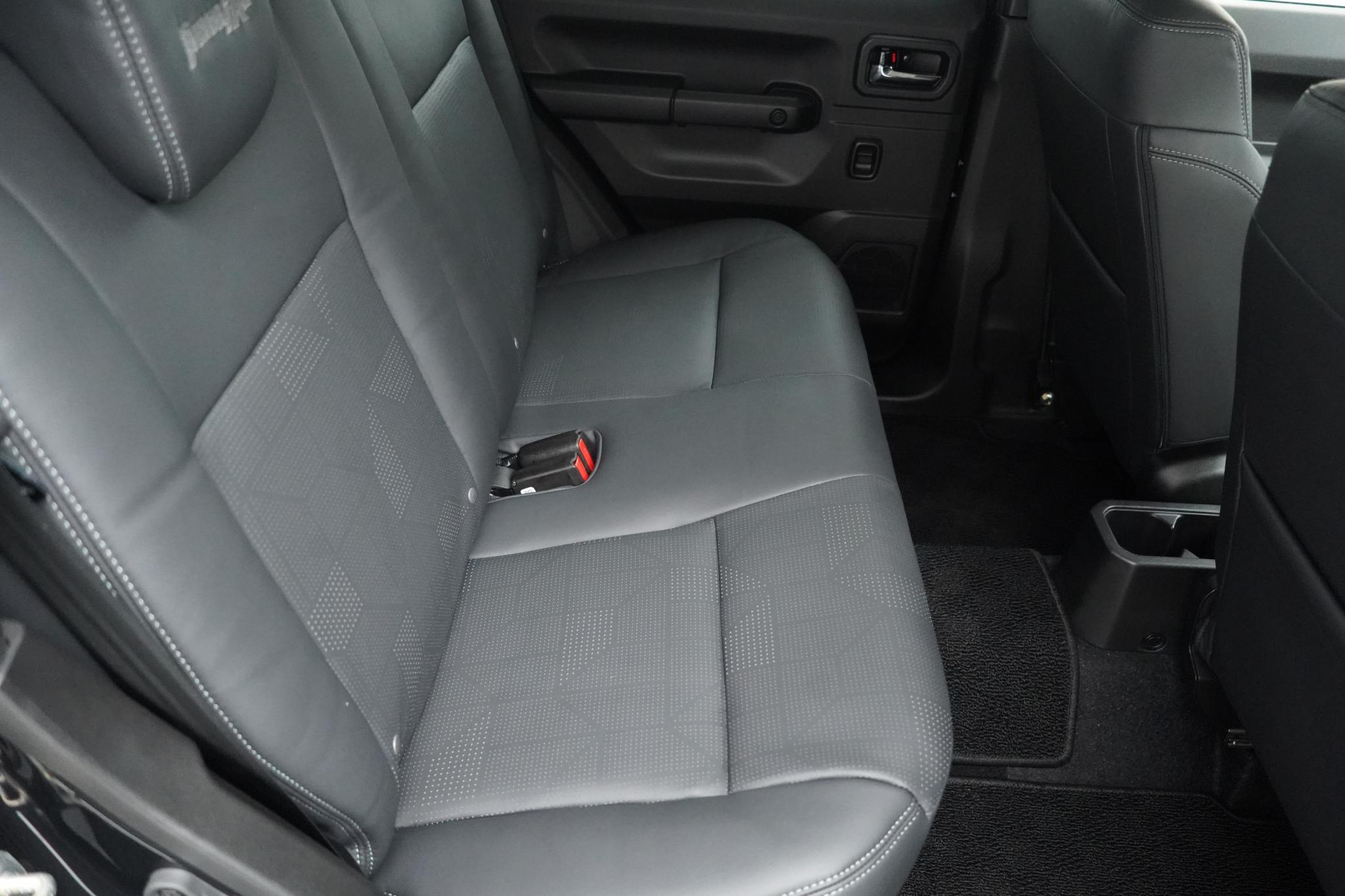 Suzuki Jimny Suzuki Jimny 1.5 SZC, 5 DOOR LWB, NOMADE LEATHER