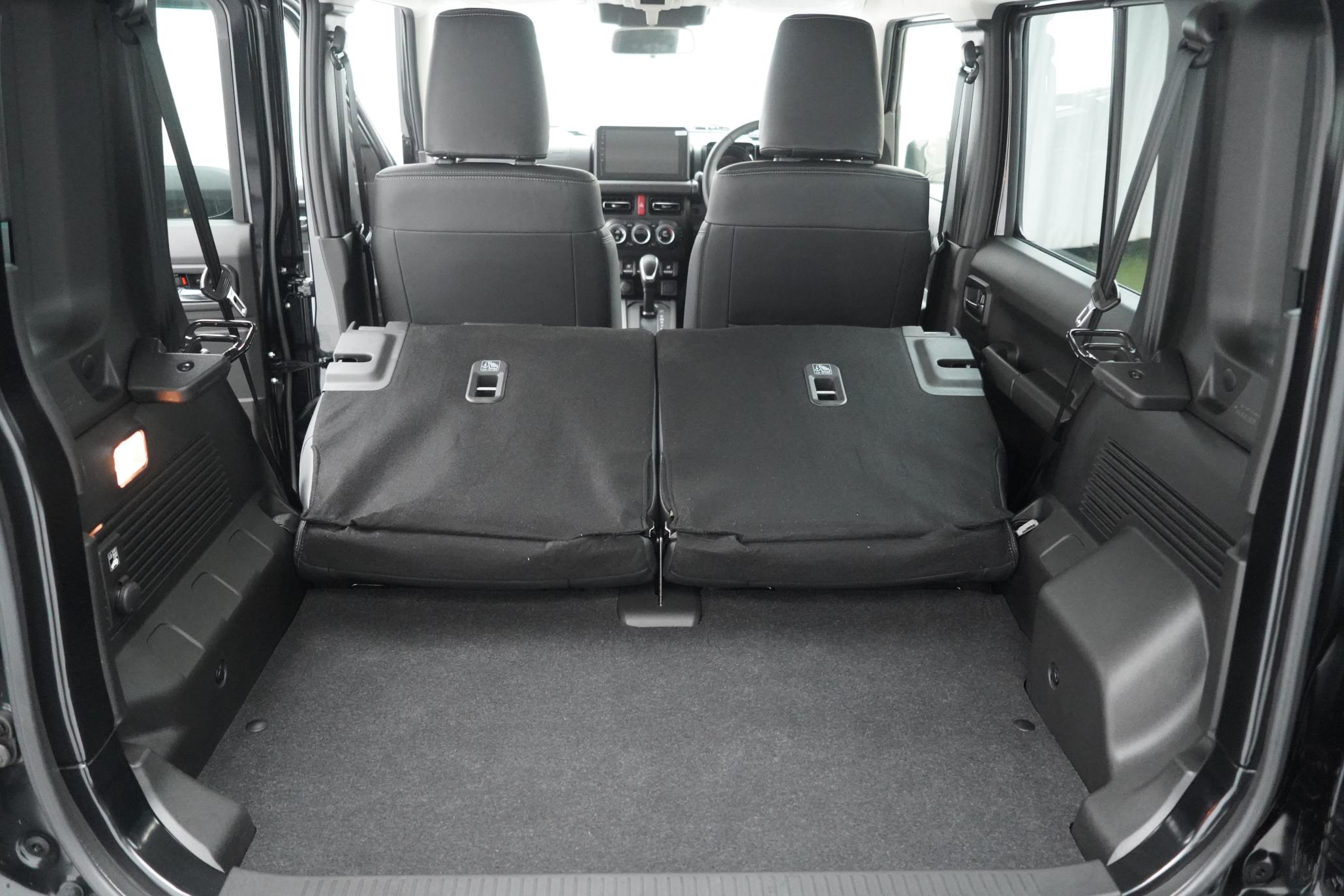 Suzuki Jimny Suzuki Jimny 1.5 SZC, 5 DOOR LWB, NOMADE LEATHER