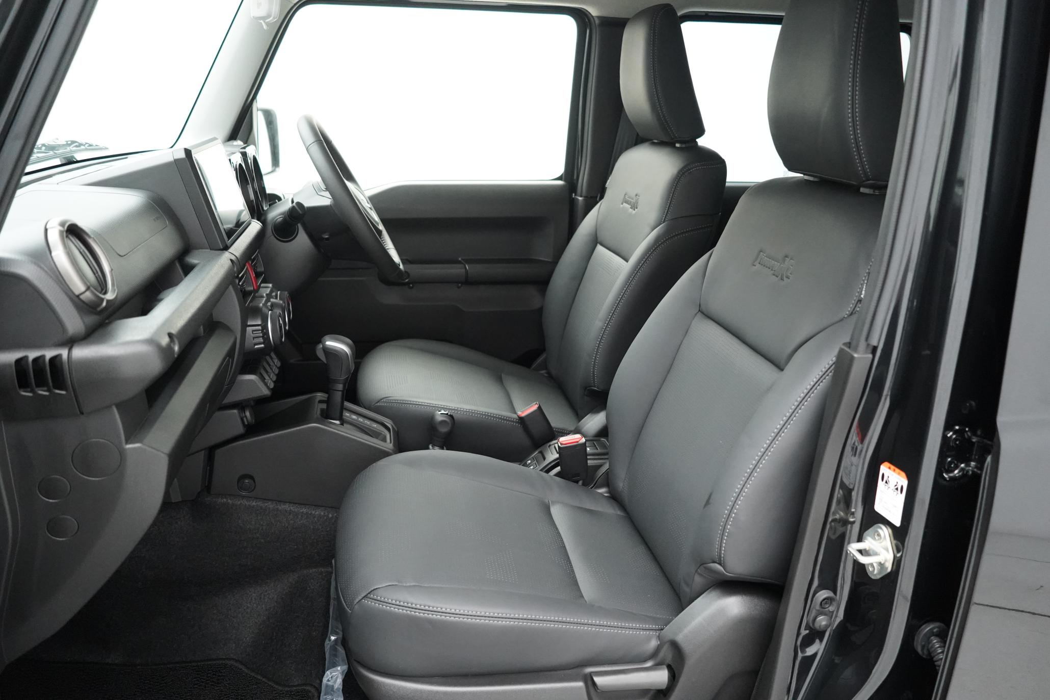 Suzuki Jimny Suzuki Jimny 1.5 SZC, 5 DOOR LWB, NOMADE LEATHER