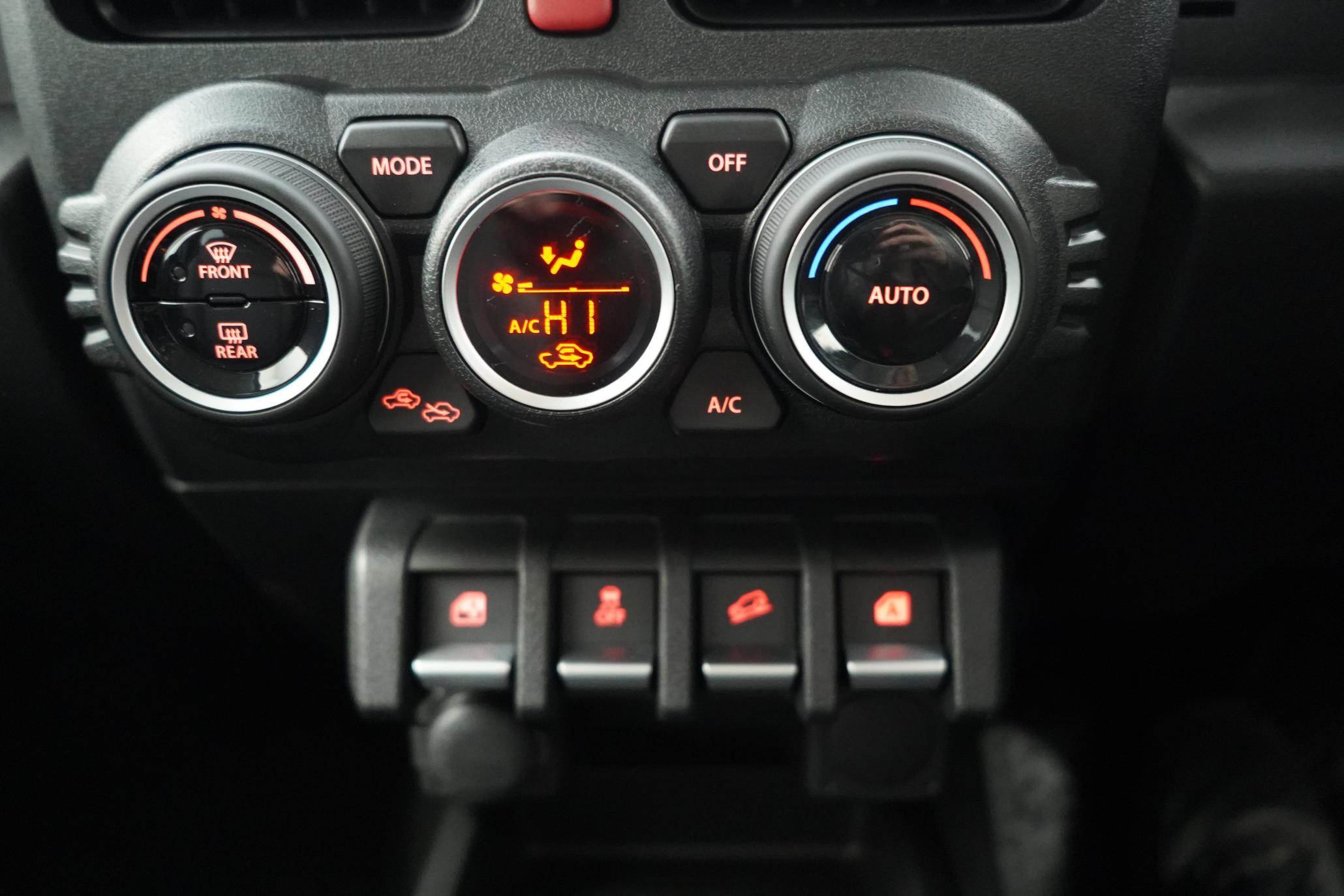 Suzuki Jimny Suzuki Jimny 1.5 SZC, 5 DOOR LWB, NOMADE LEATHER