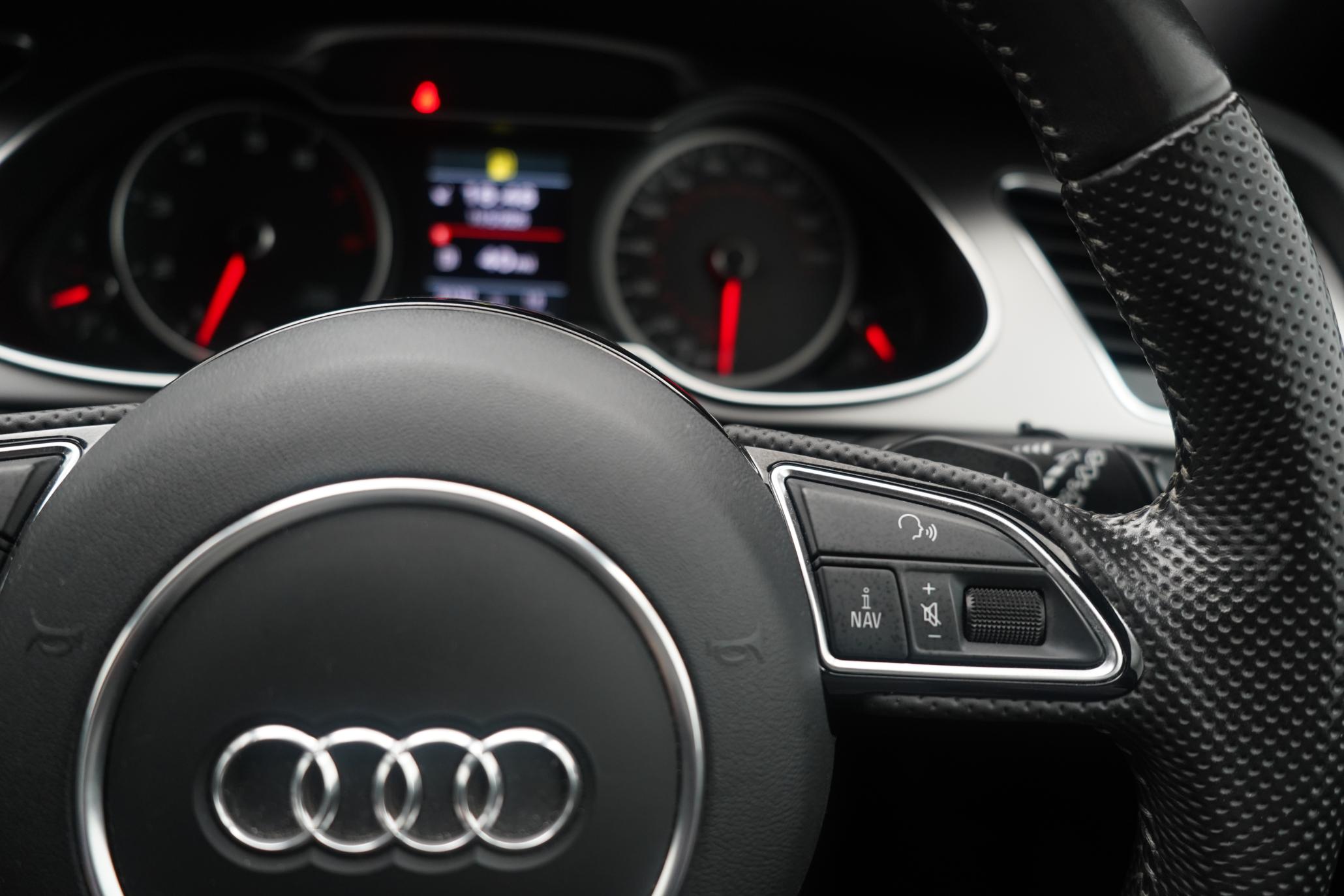 Audi A4 Avant 2.0 TFSI S line Estate 5dr Petrol Multitronic Euro 5 (s/s) (211 ps)