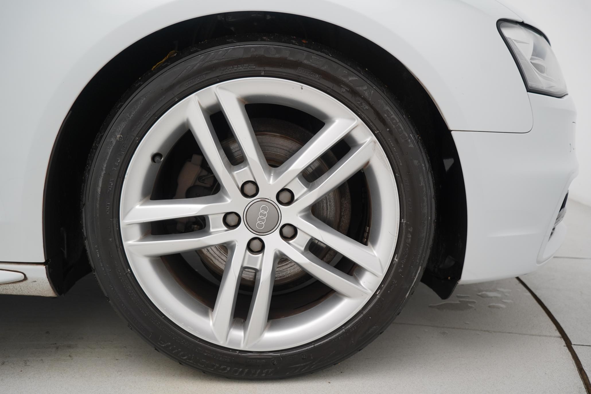 Audi A4 Avant 2.0 TFSI S line Estate 5dr Petrol Multitronic Euro 5 (s/s) (211 ps)