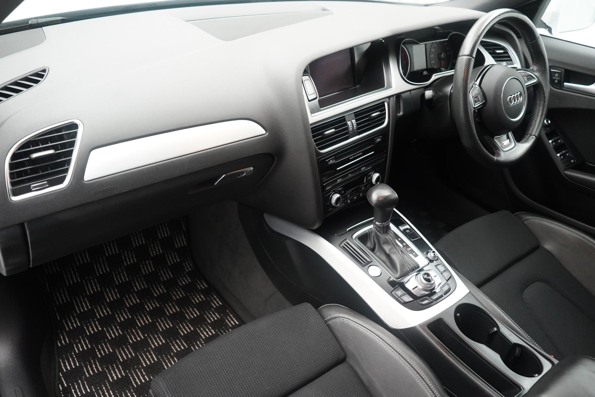 Audi A4 Avant 2.0 TFSI S line Estate 5dr Petrol Multitronic Euro 5 (s/s) (211 ps)