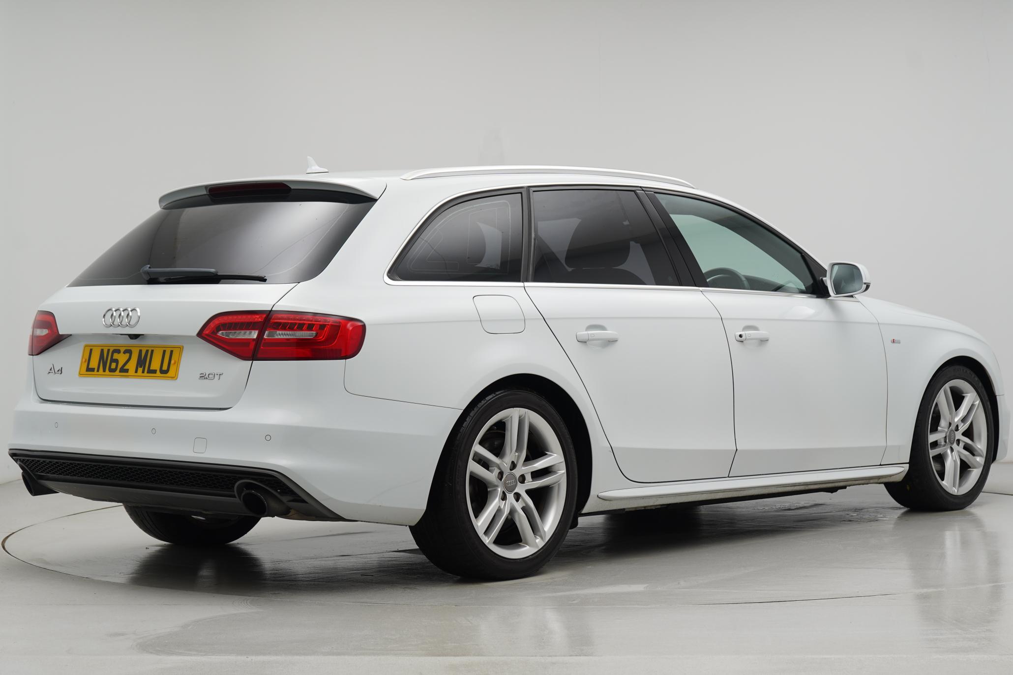 Audi A4 Avant 2.0 TFSI S line Estate 5dr Petrol Multitronic Euro 5 (s/s) (211 ps)