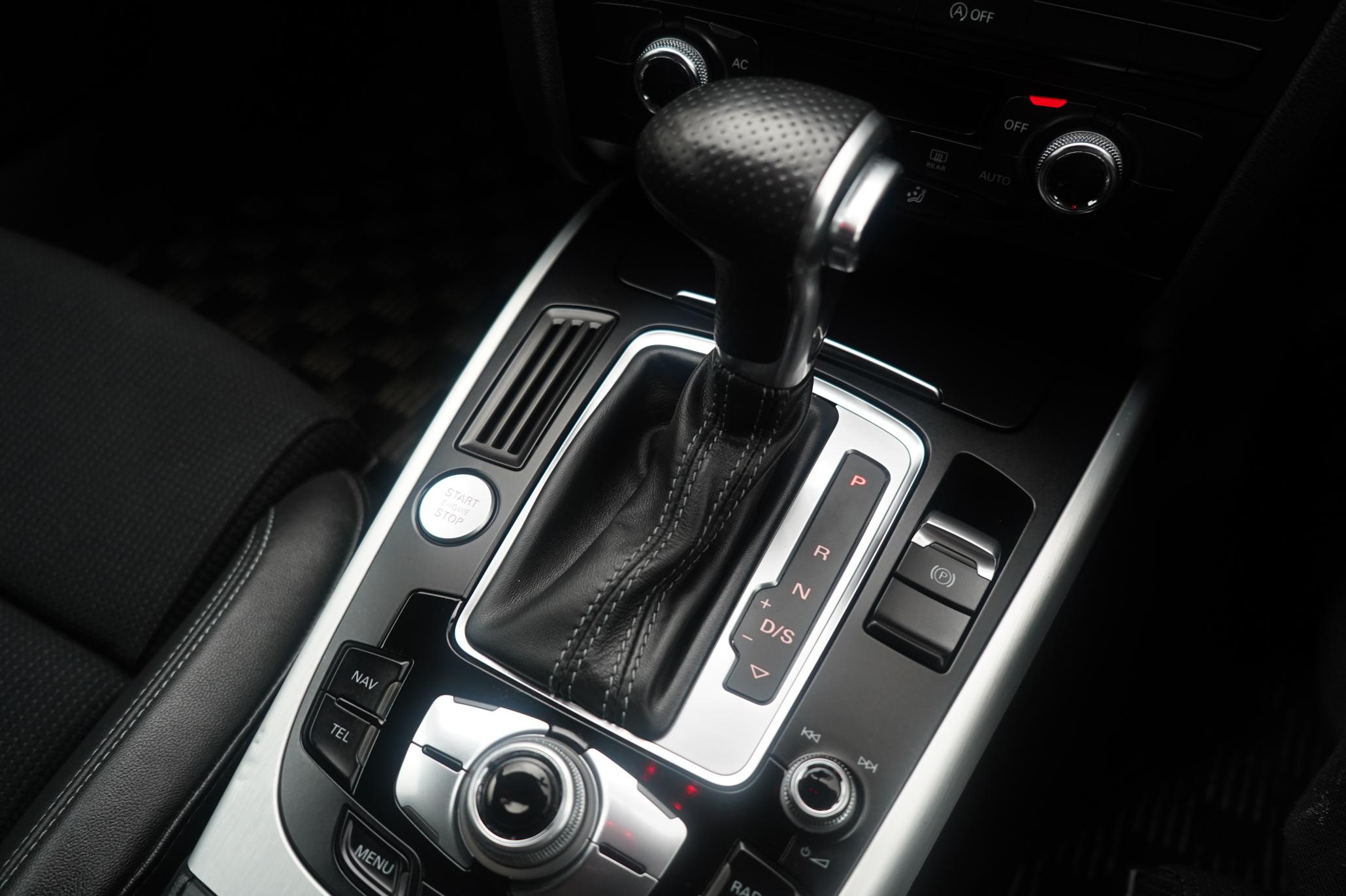 Audi A4 Avant 2.0 TFSI S line Estate 5dr Petrol Multitronic Euro 5 (s/s) (211 ps)