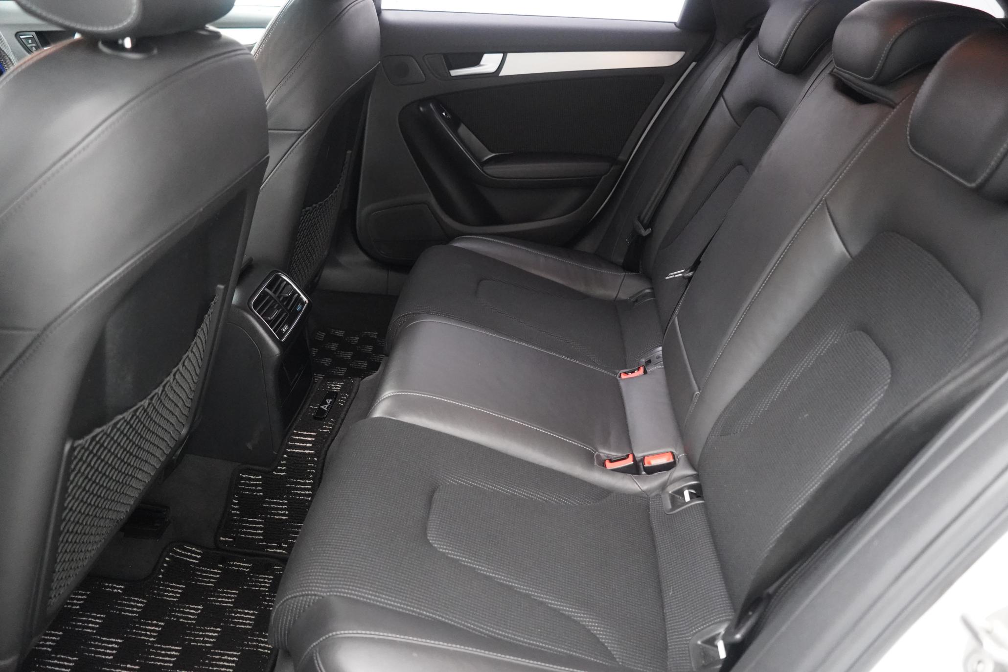 Audi A4 Avant 2.0 TFSI S line Estate 5dr Petrol Multitronic Euro 5 (s/s) (211 ps)