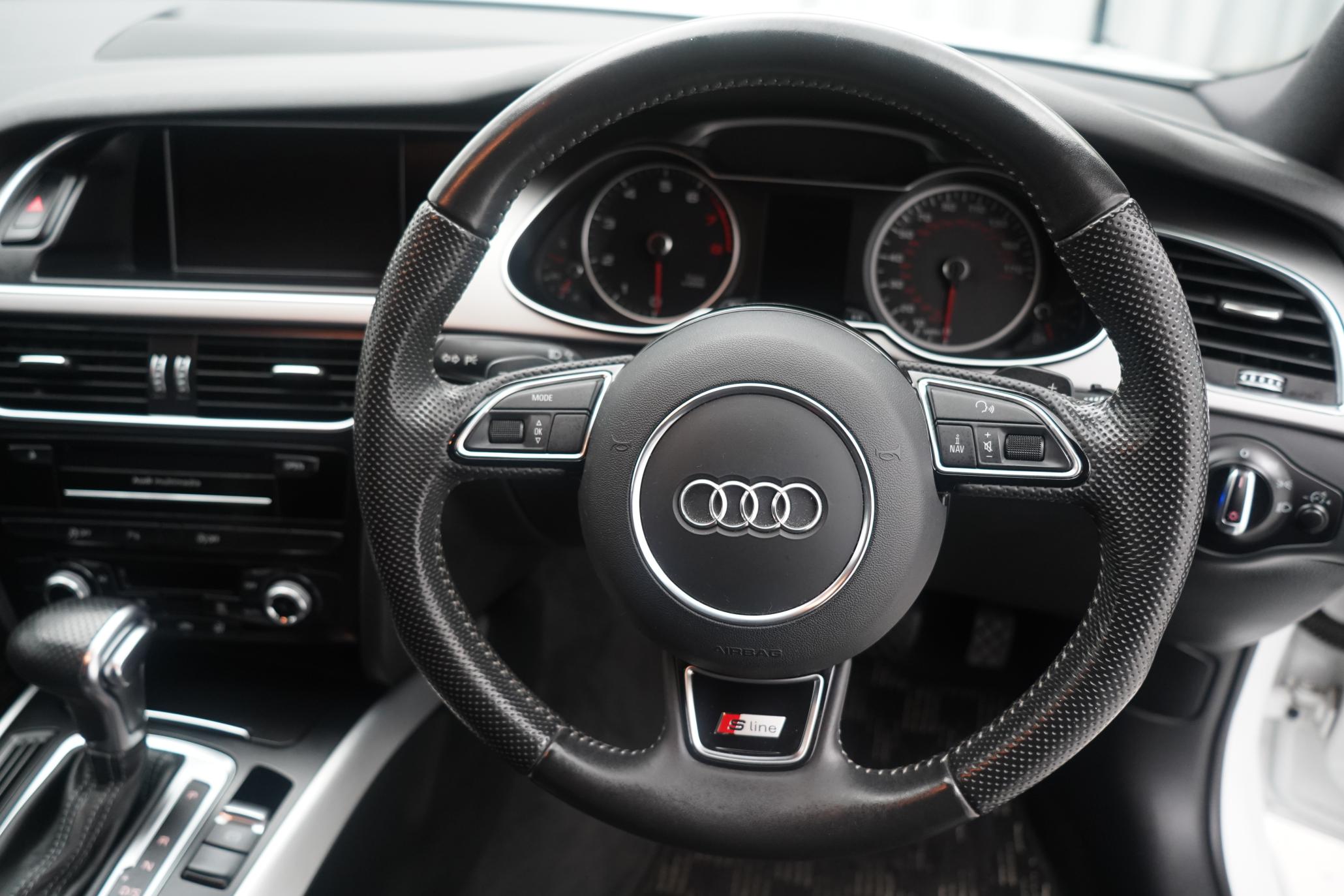 Audi A4 Avant 2.0 TFSI S line Estate 5dr Petrol Multitronic Euro 5 (s/s) (211 ps)