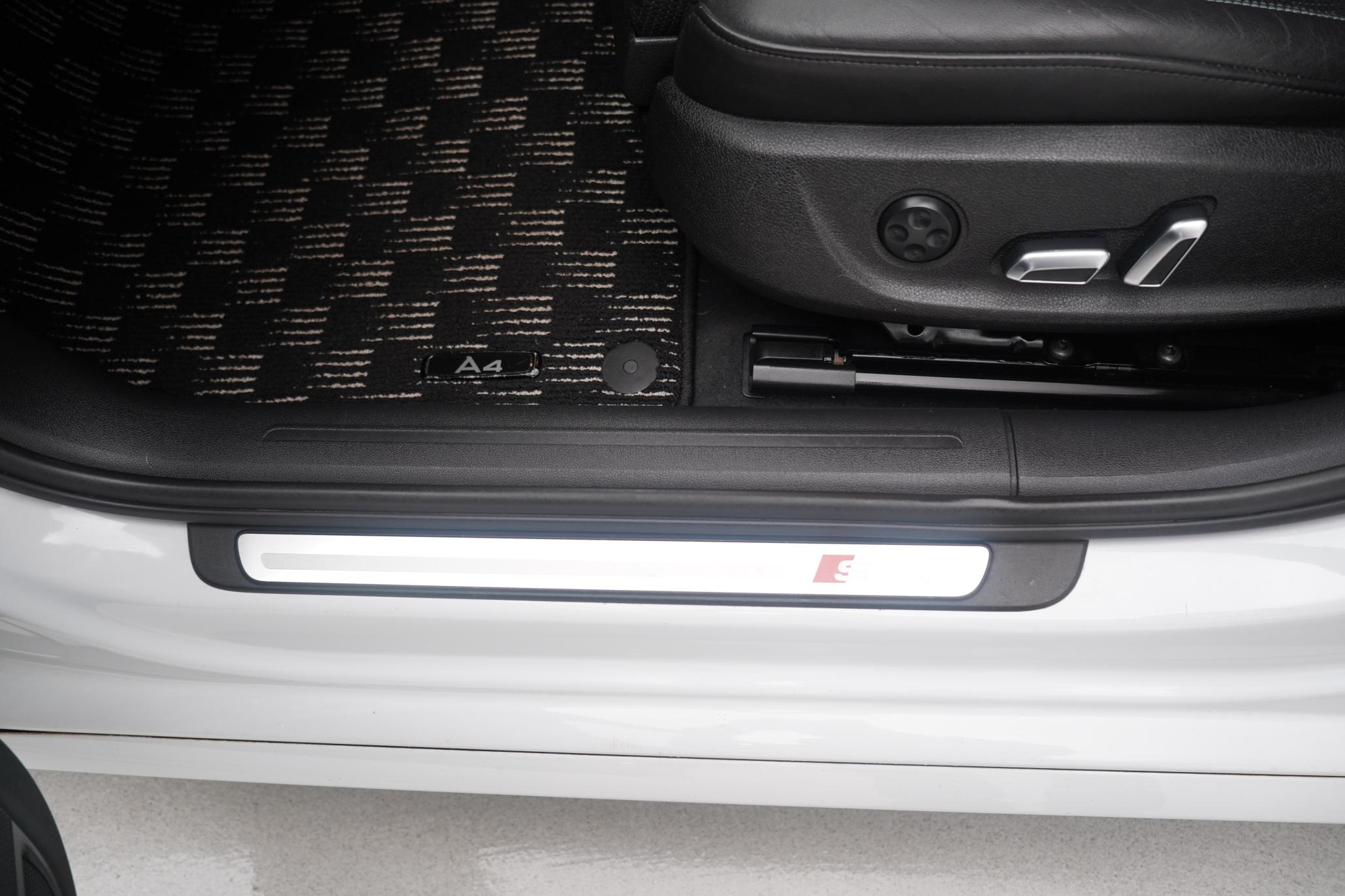 Audi A4 Avant 2.0 TFSI S line Estate 5dr Petrol Multitronic Euro 5 (s/s) (211 ps)