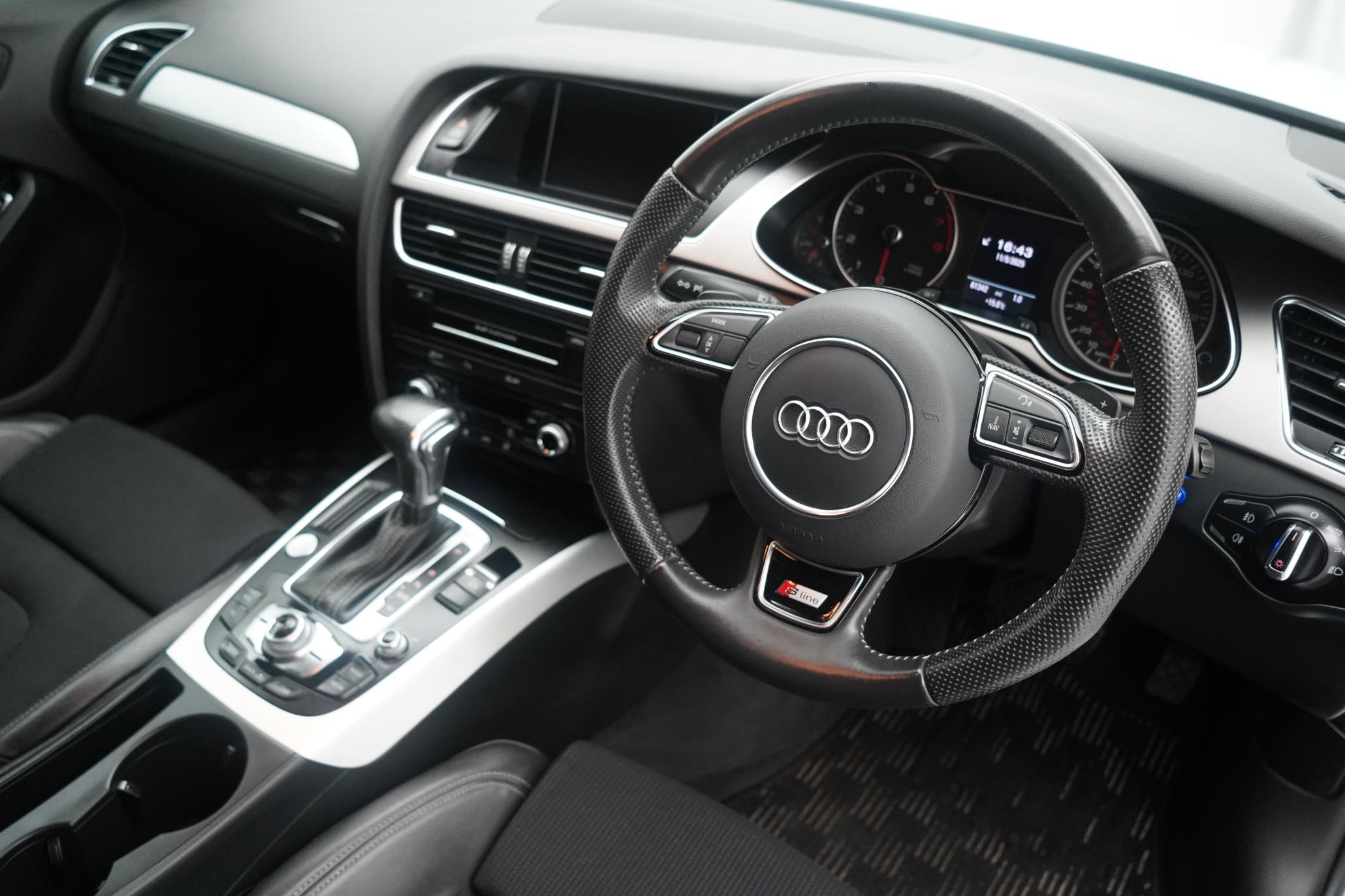 Audi A4 Avant 2.0 TFSI S line Estate 5dr Petrol Multitronic Euro 5 (s/s) (211 ps)