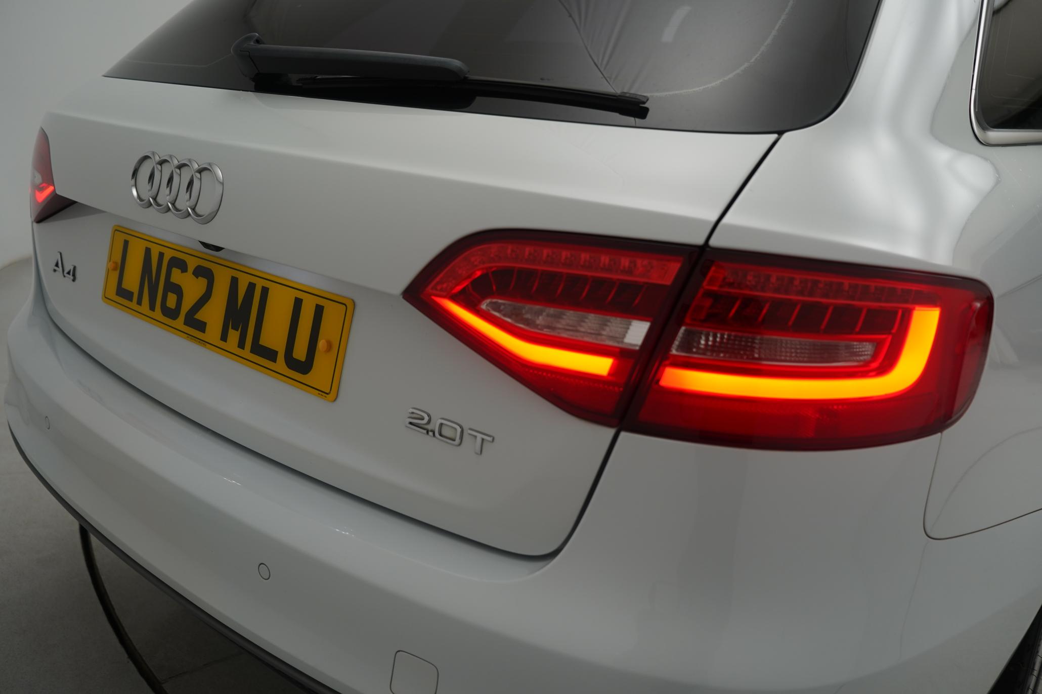 Audi A4 Avant 2.0 TFSI S line Estate 5dr Petrol Multitronic Euro 5 (s/s) (211 ps)