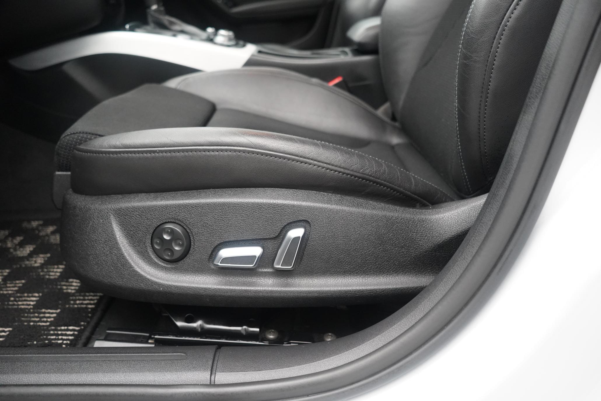 Audi A4 Avant 2.0 TFSI S line Estate 5dr Petrol Multitronic Euro 5 (s/s) (211 ps)