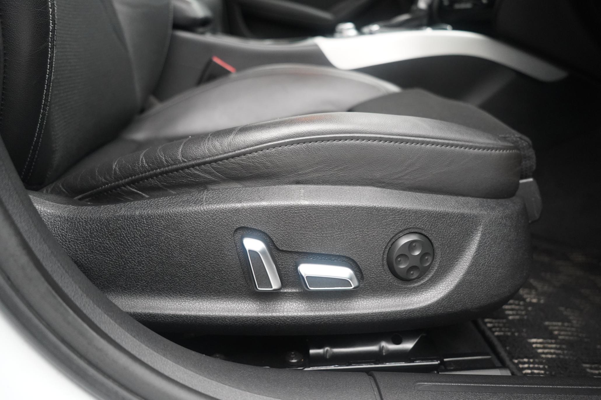 Audi A4 Avant 2.0 TFSI S line Estate 5dr Petrol Multitronic Euro 5 (s/s) (211 ps)