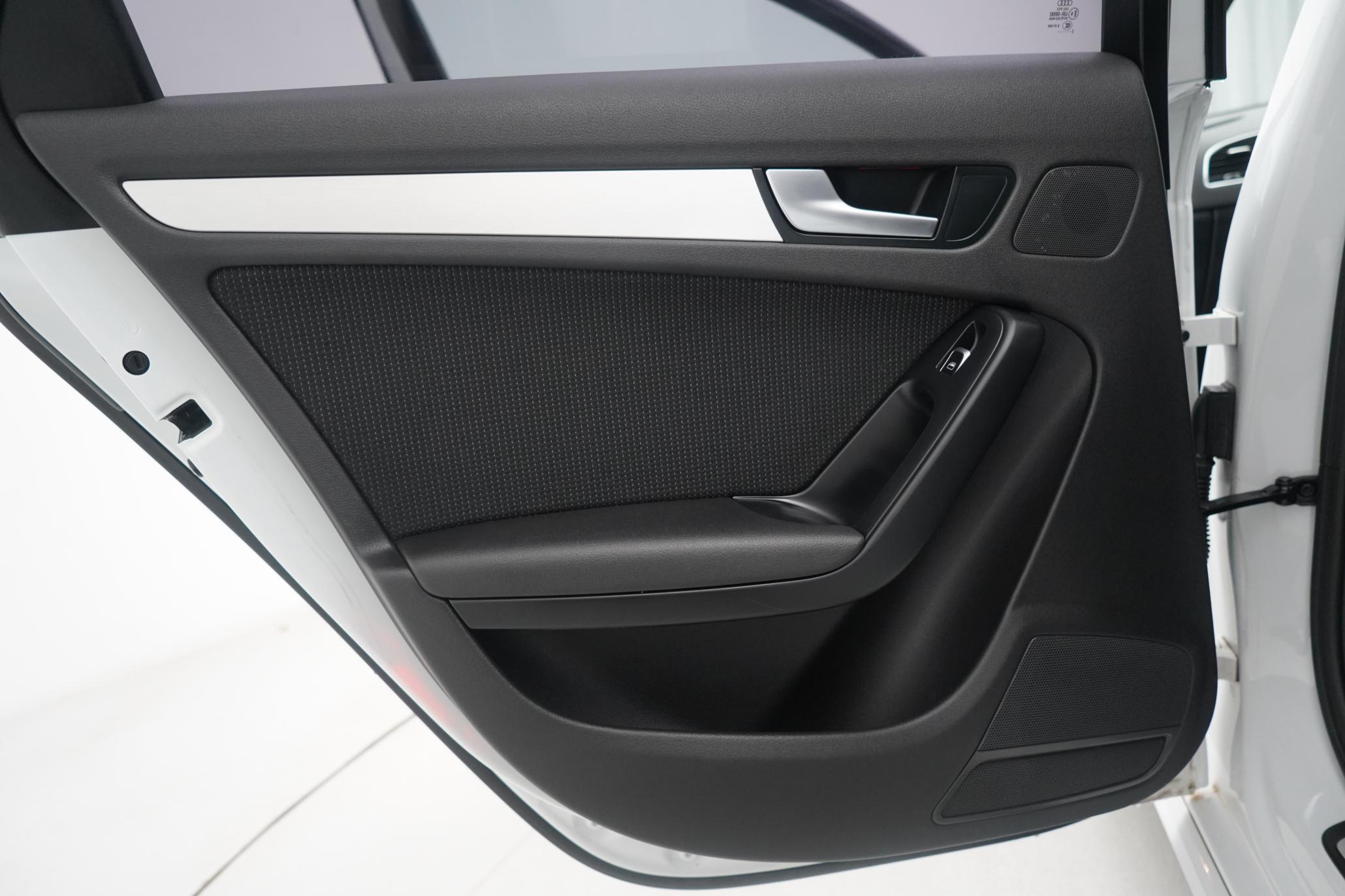 Audi A4 Avant 2.0 TFSI S line Estate 5dr Petrol Multitronic Euro 5 (s/s) (211 ps)