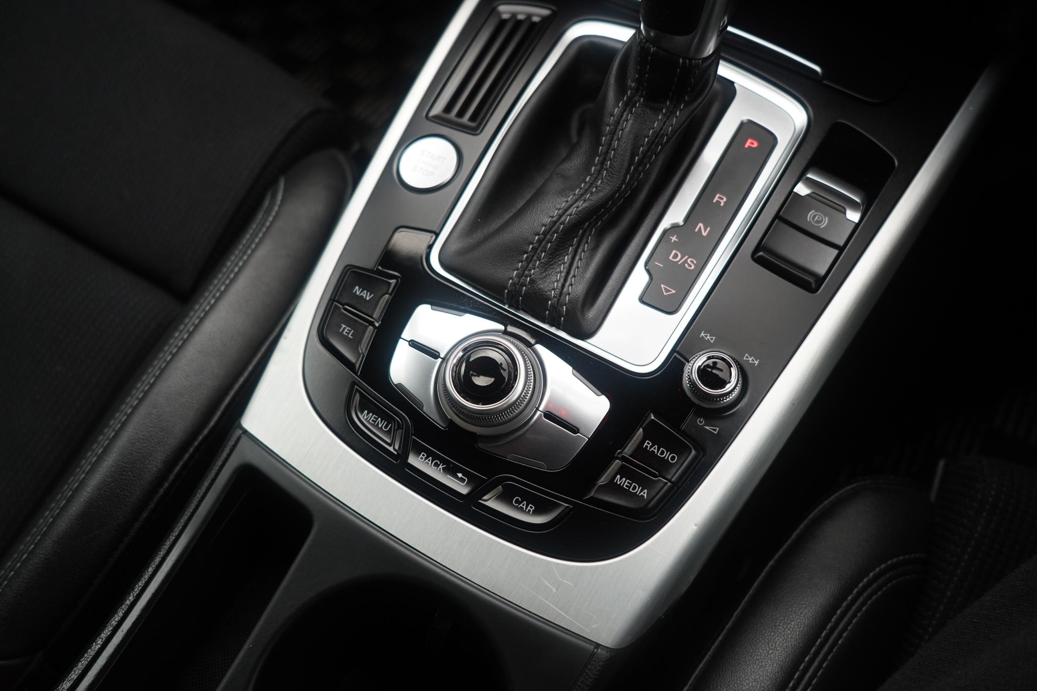 Audi A4 Avant 2.0 TFSI S line Estate 5dr Petrol Multitronic Euro 5 (s/s) (211 ps)