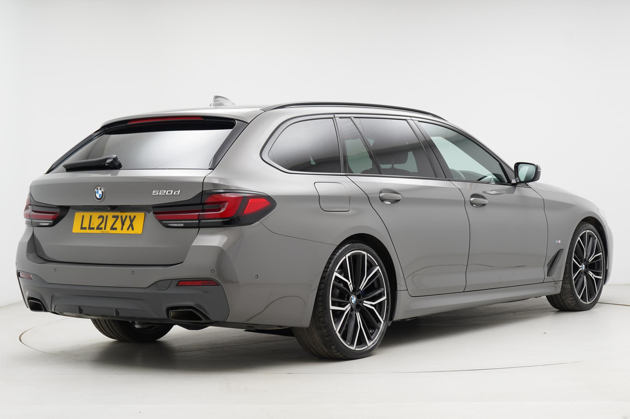 BMW 5 Series 2.0 520d MHT M Sport Touring 5dr Diesel Hybrid Steptronic Euro 6 (s/s) (190 ps)