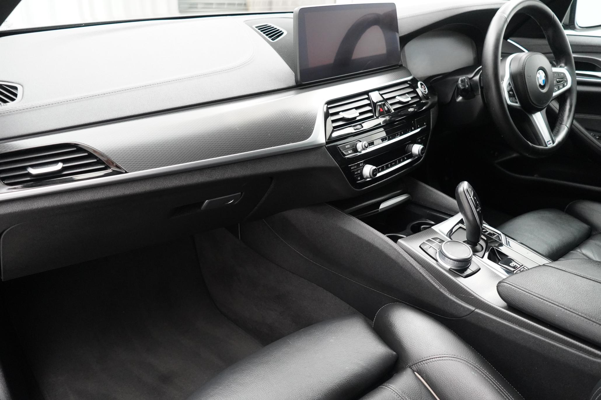BMW 5 Series 2.0 520d MHT M Sport Touring 5dr Diesel Hybrid Steptronic Euro 6 (s/s) (190 ps)