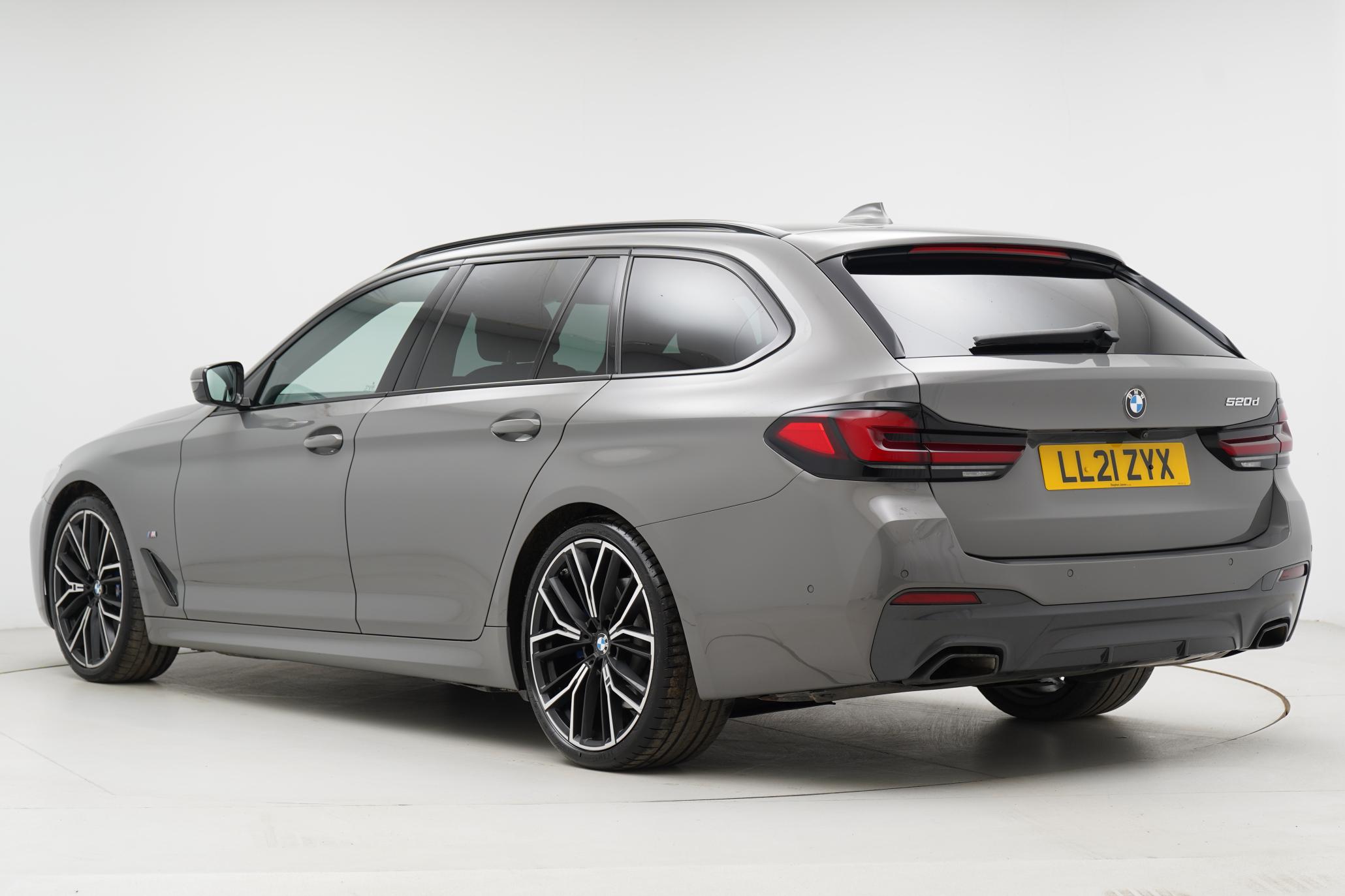 BMW 5 Series 2.0 520d MHT M Sport Touring 5dr Diesel Hybrid Steptronic Euro 6 (s/s) (190 ps)