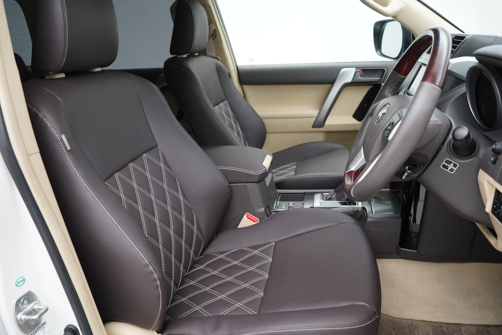 Toyota Land Cruiser 2.8D Invincible SUV 5dr Diesel Auto 4WD Euro 6 (7 Seats) (177 ps)