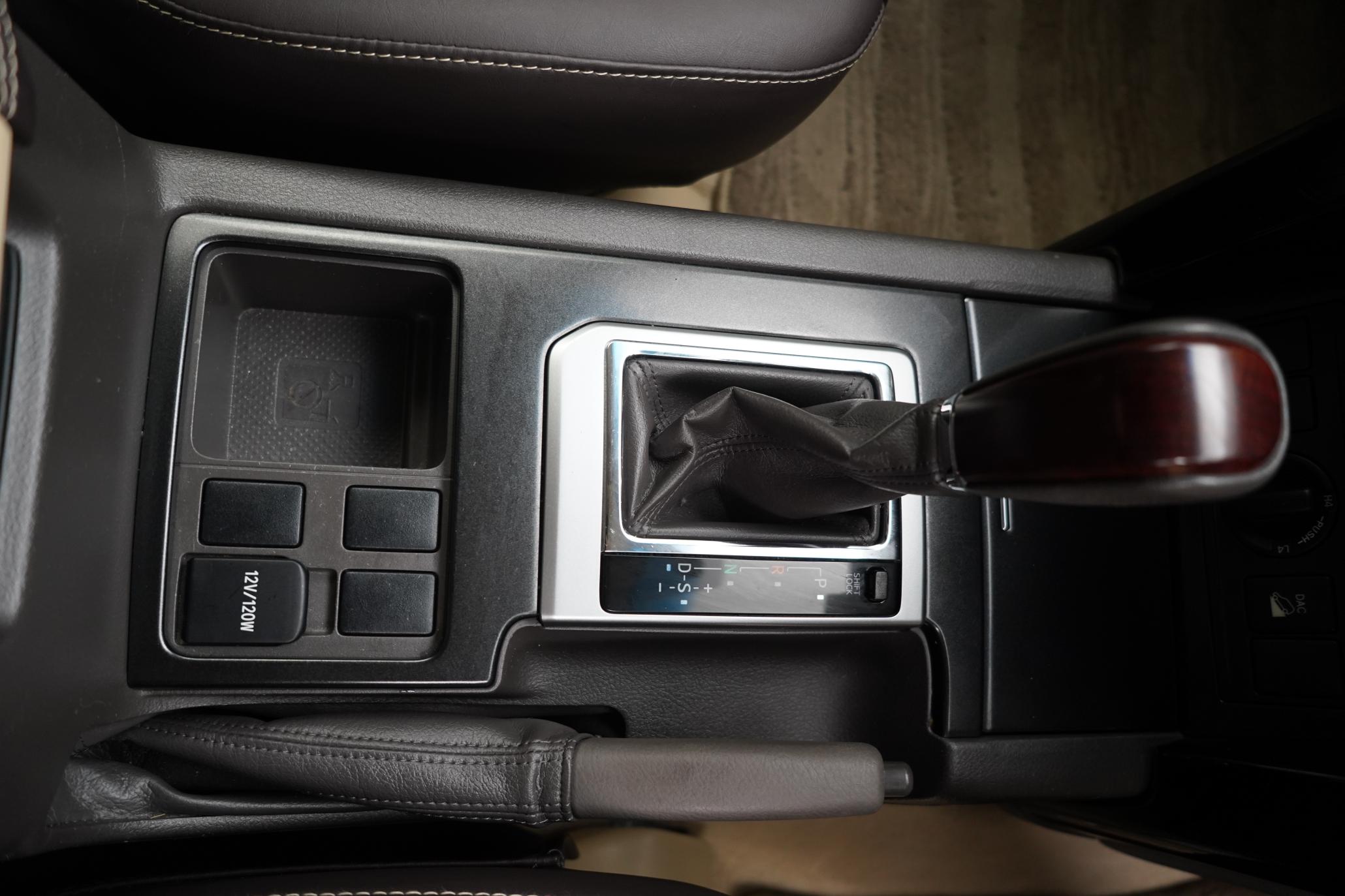 Toyota Land Cruiser 2.8D Invincible SUV 5dr Diesel Auto 4WD Euro 6 (7 Seats) (177 ps)