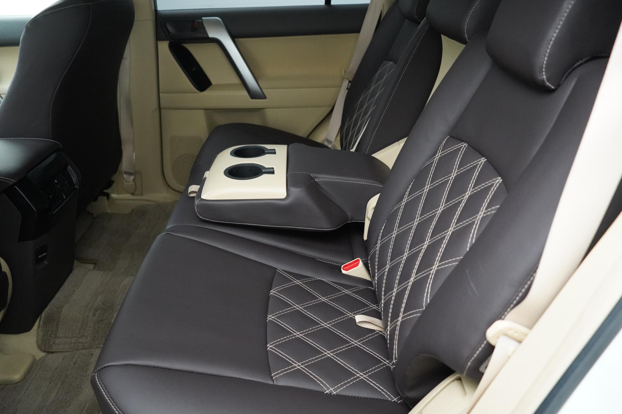 Toyota Land Cruiser 2.8D Invincible SUV 5dr Diesel Auto 4WD Euro 6 (7 Seats) (177 ps)