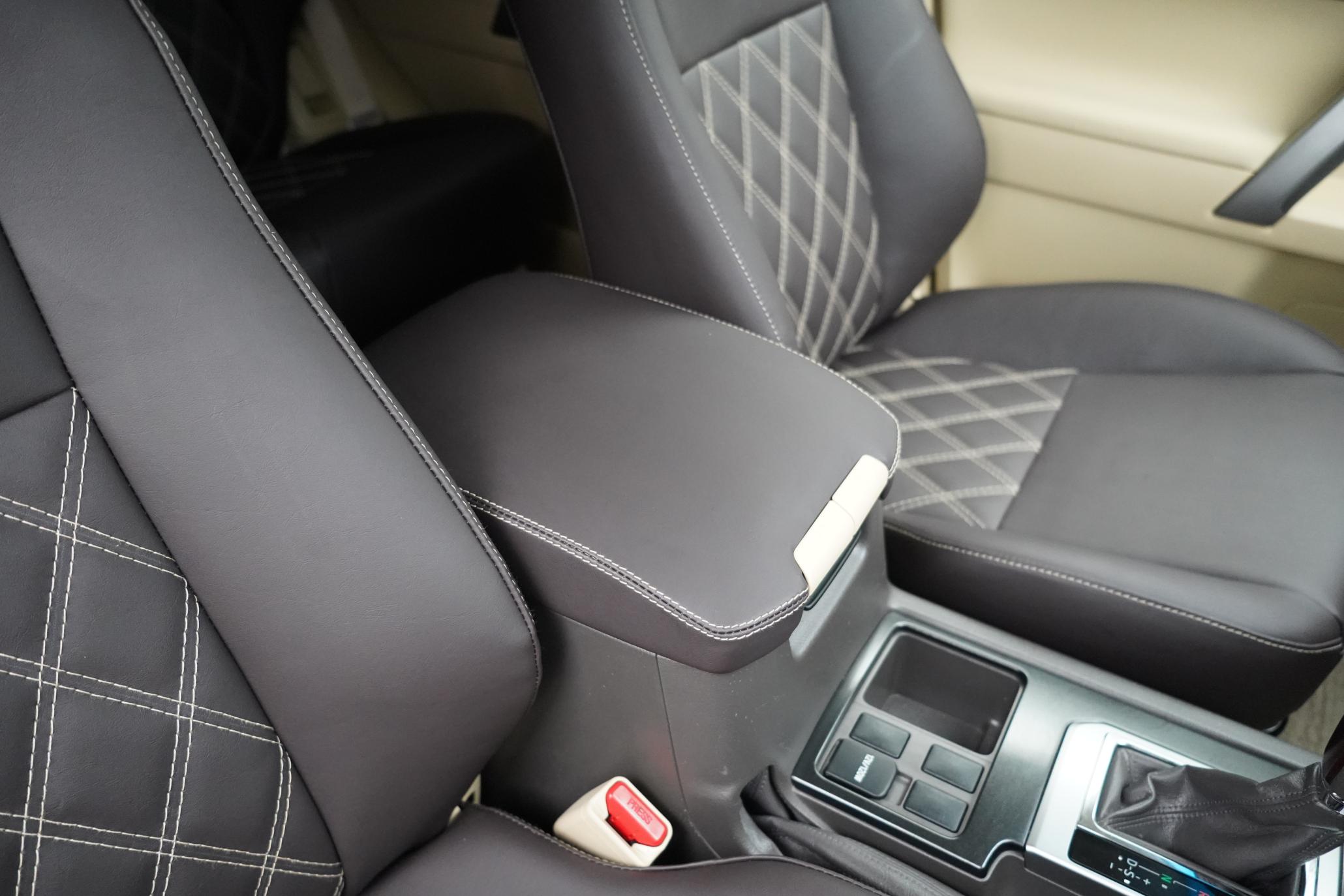 Toyota Land Cruiser 2.8D Invincible SUV 5dr Diesel Auto 4WD Euro 6 (7 Seats) (177 ps)