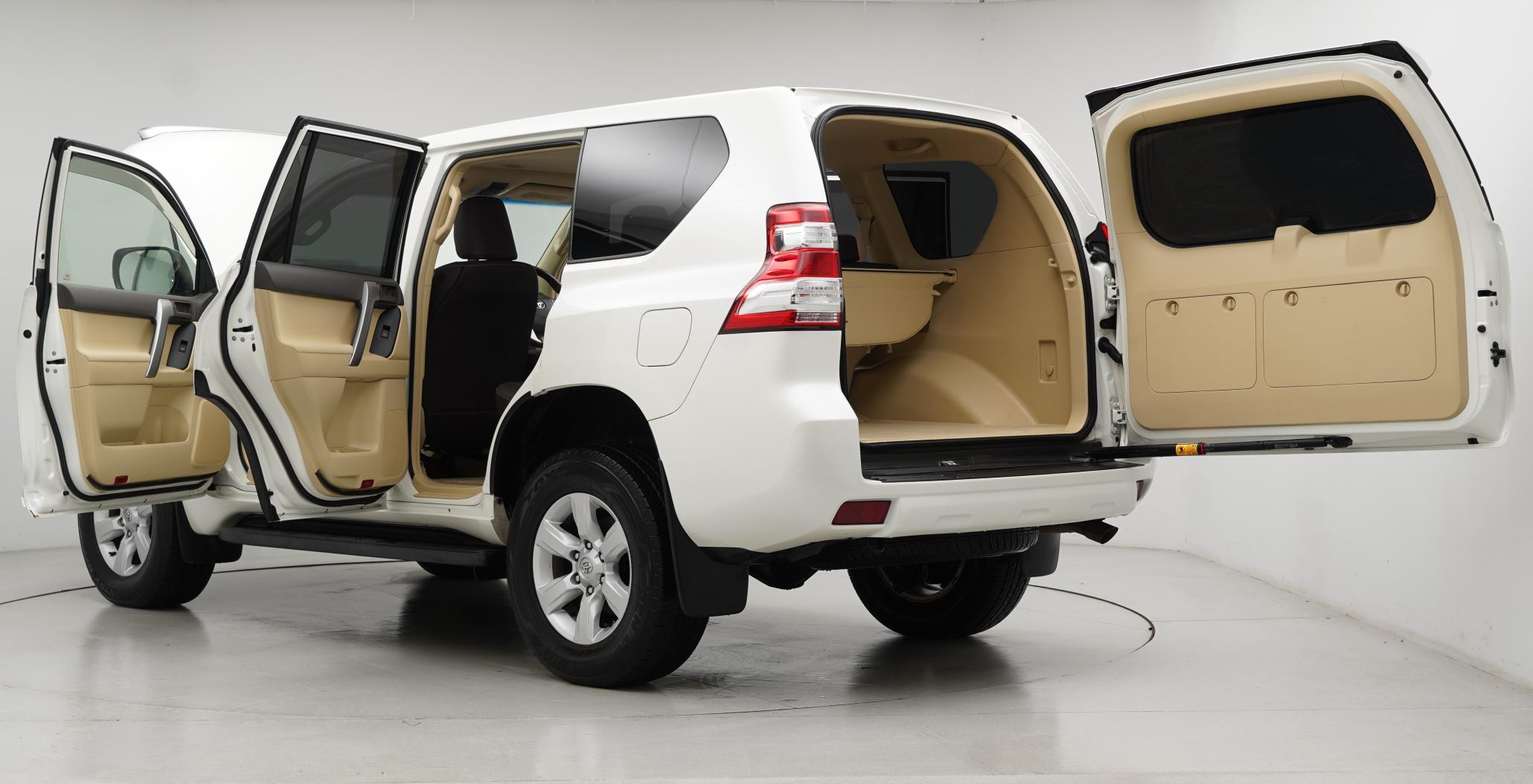 Toyota Land Cruiser 2.8D Invincible SUV 5dr Diesel Auto 4WD Euro 6 (7 Seats) (177 ps)