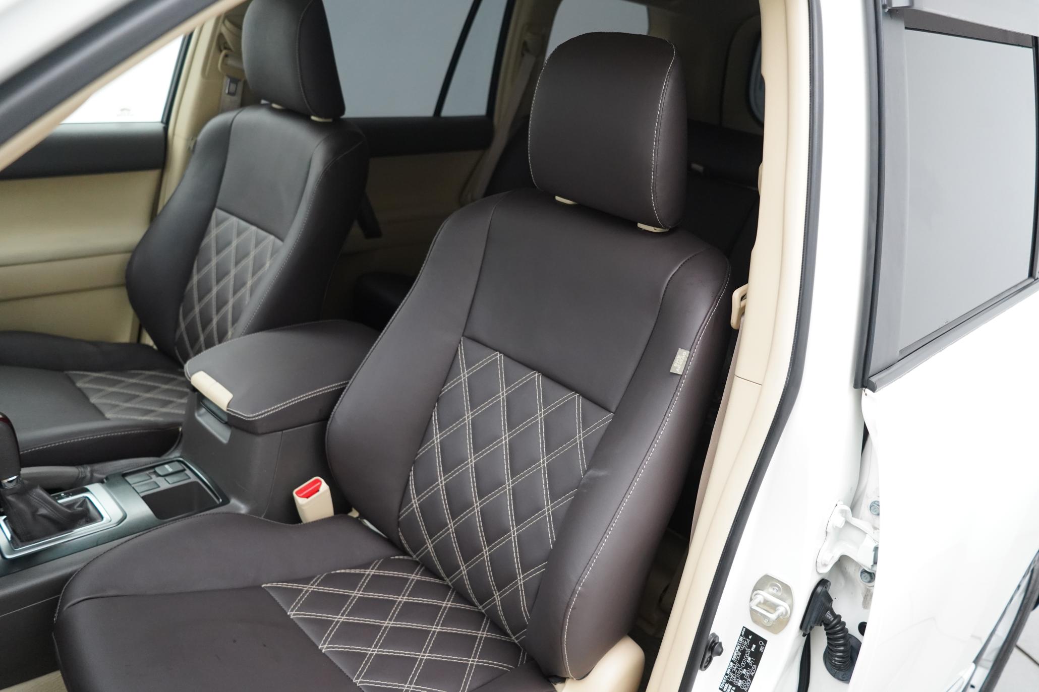 Toyota Land Cruiser 2.8D Invincible SUV 5dr Diesel Auto 4WD Euro 6 (7 Seats) (177 ps)