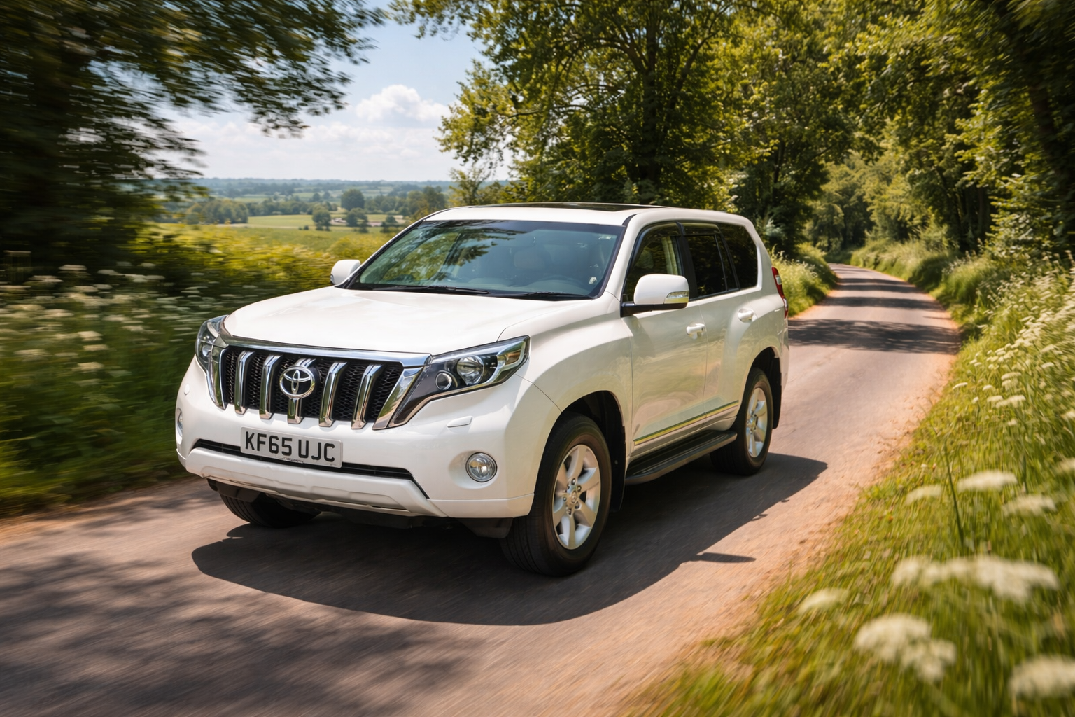 Toyota Land Cruiser 2.8D Invincible SUV 5dr Diesel Auto 4WD Euro 6 (7 Seats) (177 ps)