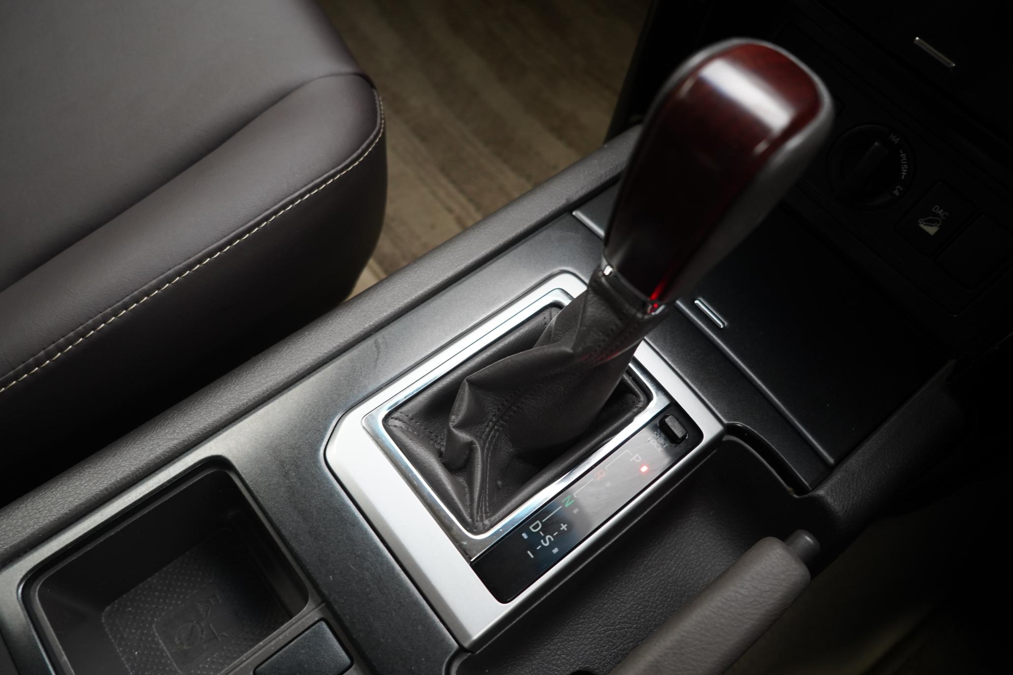 Toyota Land Cruiser 2.8D Invincible SUV 5dr Diesel Auto 4WD Euro 6 (7 Seats) (177 ps)