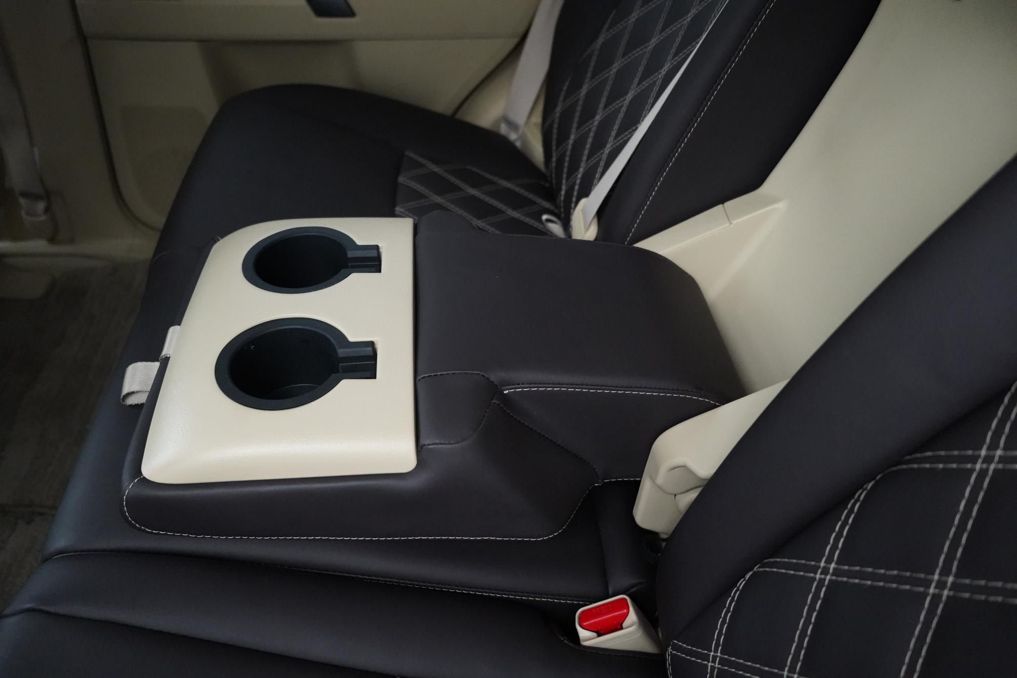 Toyota Land Cruiser 2.8D Invincible SUV 5dr Diesel Auto 4WD Euro 6 (7 Seats) (177 ps)