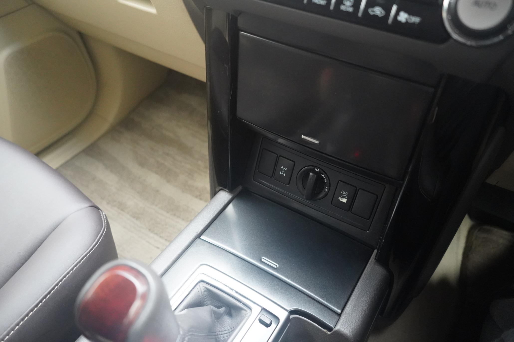 Toyota Land Cruiser 2.8D Invincible SUV 5dr Diesel Auto 4WD Euro 6 (7 Seats) (177 ps)