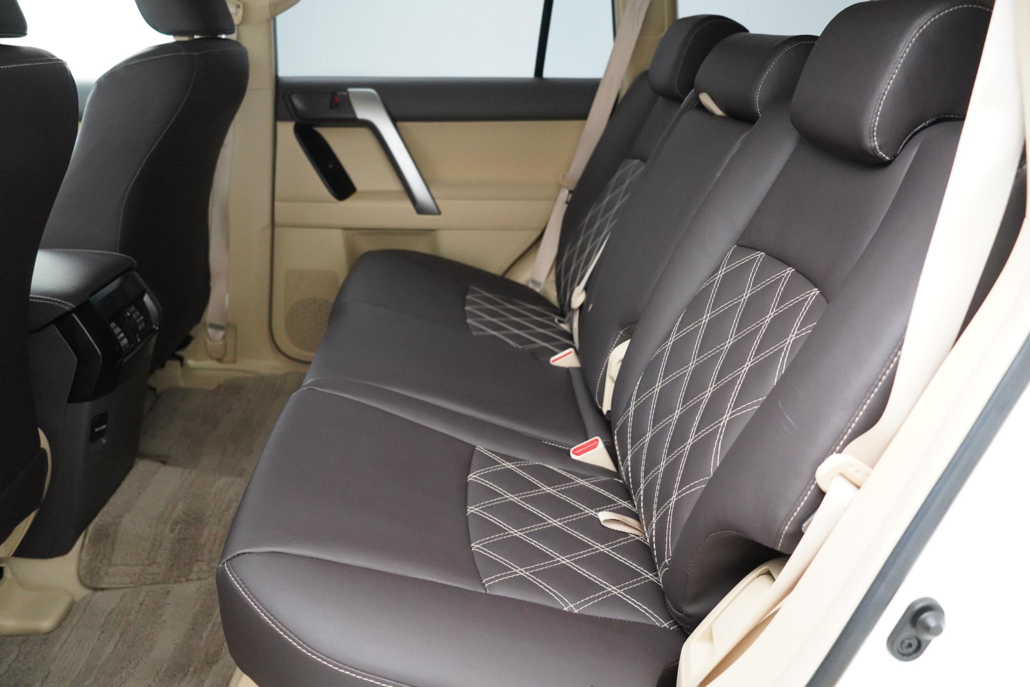 Toyota Land Cruiser 2.8D Invincible SUV 5dr Diesel Auto 4WD Euro 6 (7 Seats) (177 ps)