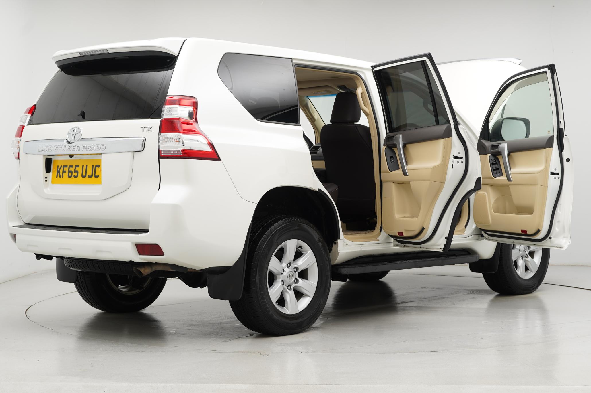 Toyota Land Cruiser 2.8D Invincible SUV 5dr Diesel Auto 4WD Euro 6 (7 Seats) (177 ps)