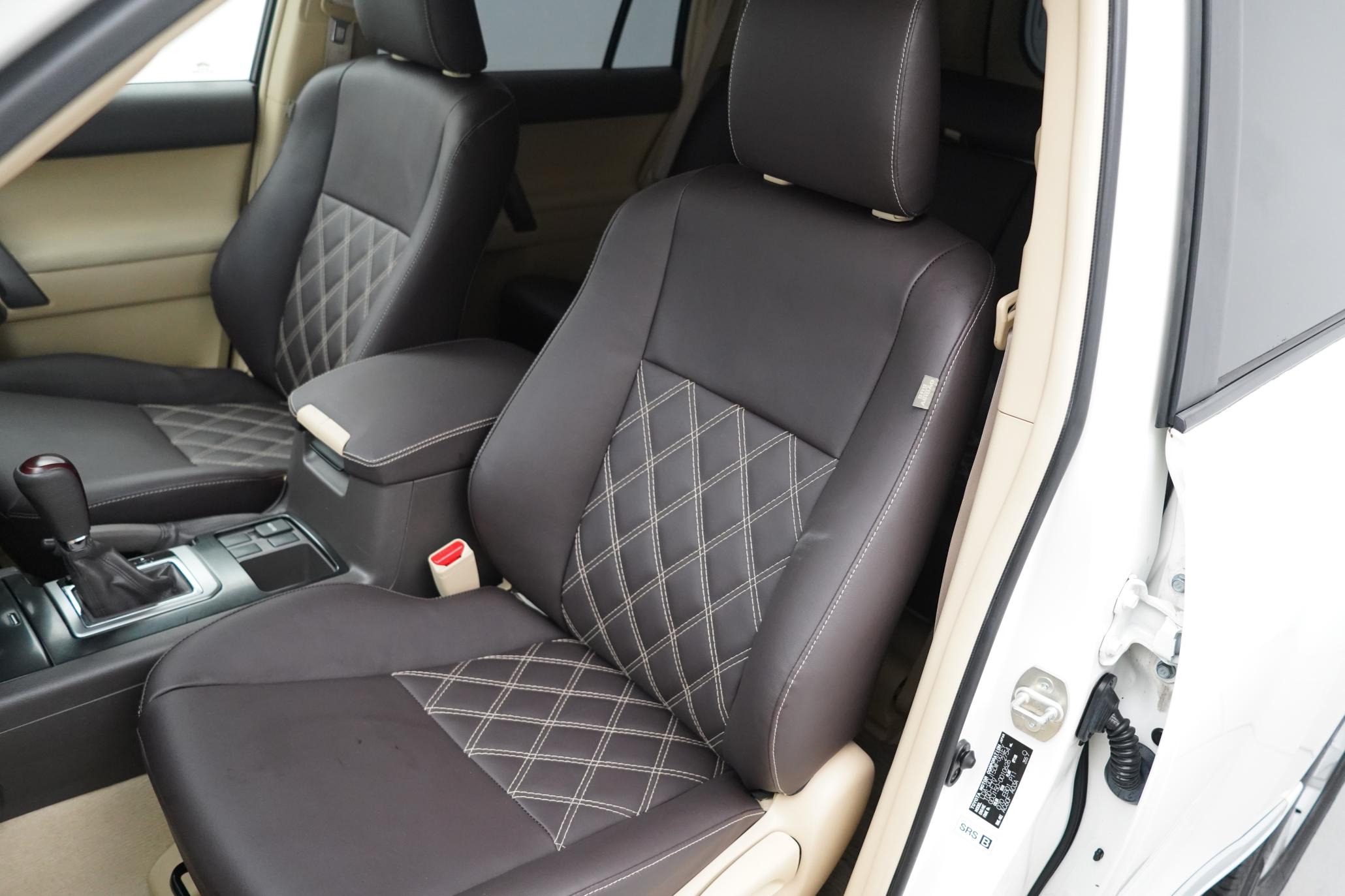 Toyota Land Cruiser 2.8D Invincible SUV 5dr Diesel Auto 4WD Euro 6 (7 Seats) (177 ps)