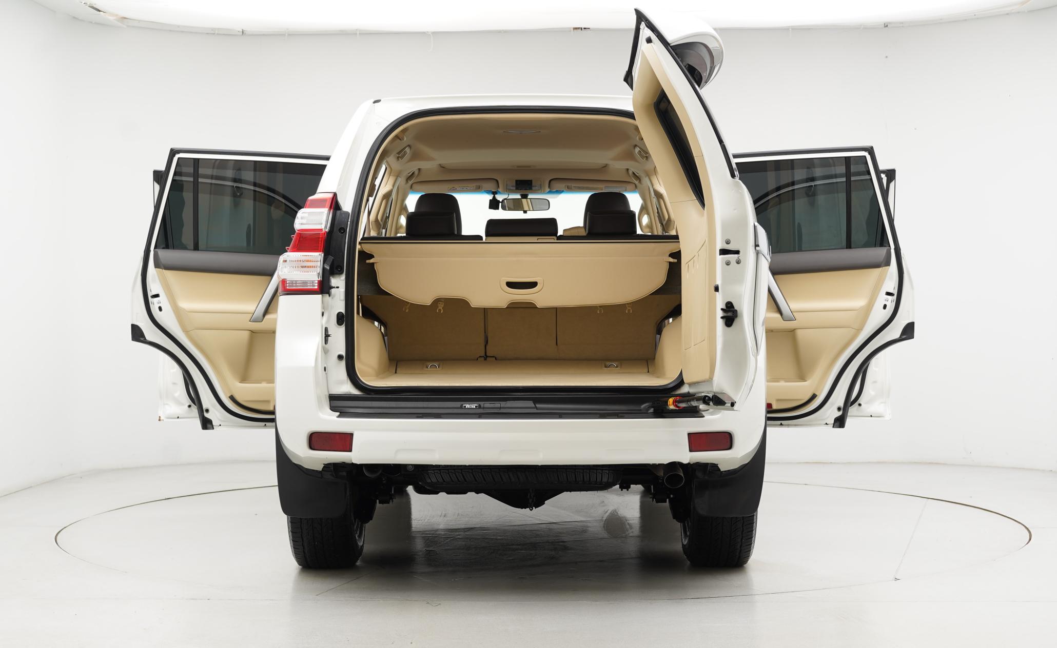 Toyota Land Cruiser 2.8D Invincible SUV 5dr Diesel Auto 4WD Euro 6 (7 Seats) (177 ps)