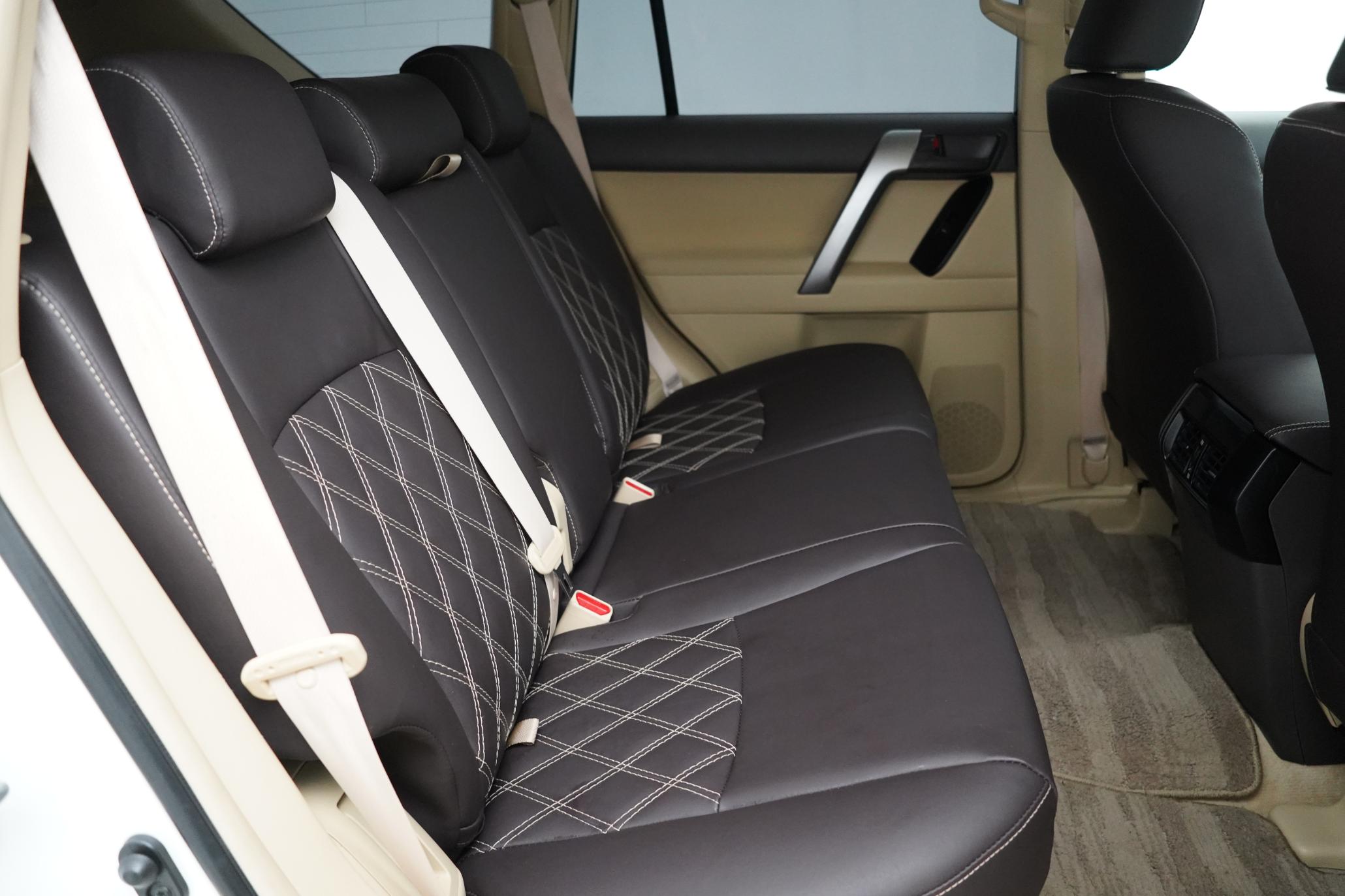 Toyota Land Cruiser 2.8D Invincible SUV 5dr Diesel Auto 4WD Euro 6 (7 Seats) (177 ps)