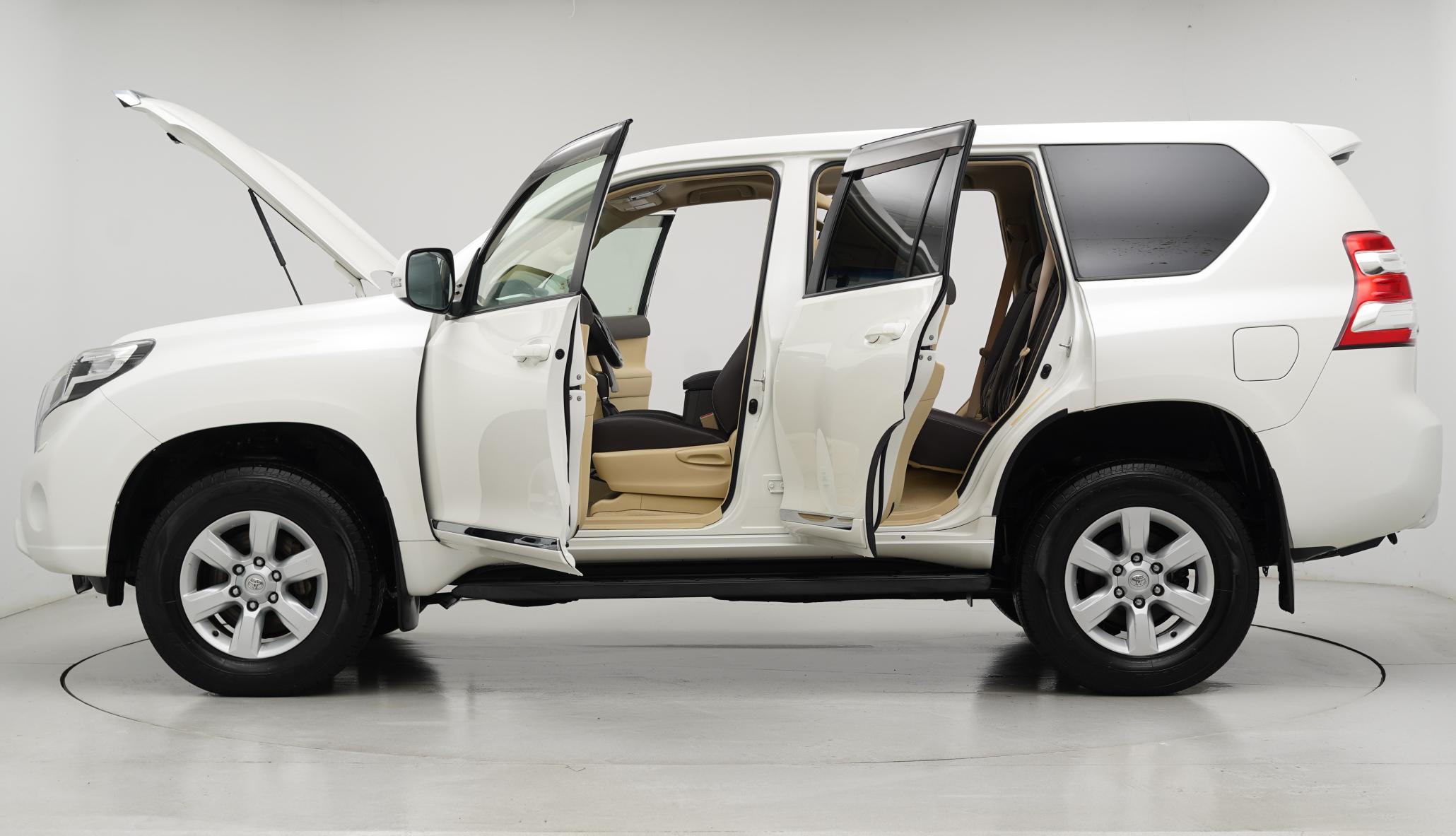 Toyota Land Cruiser 2.8D Invincible SUV 5dr Diesel Auto 4WD Euro 6 (7 Seats) (177 ps)