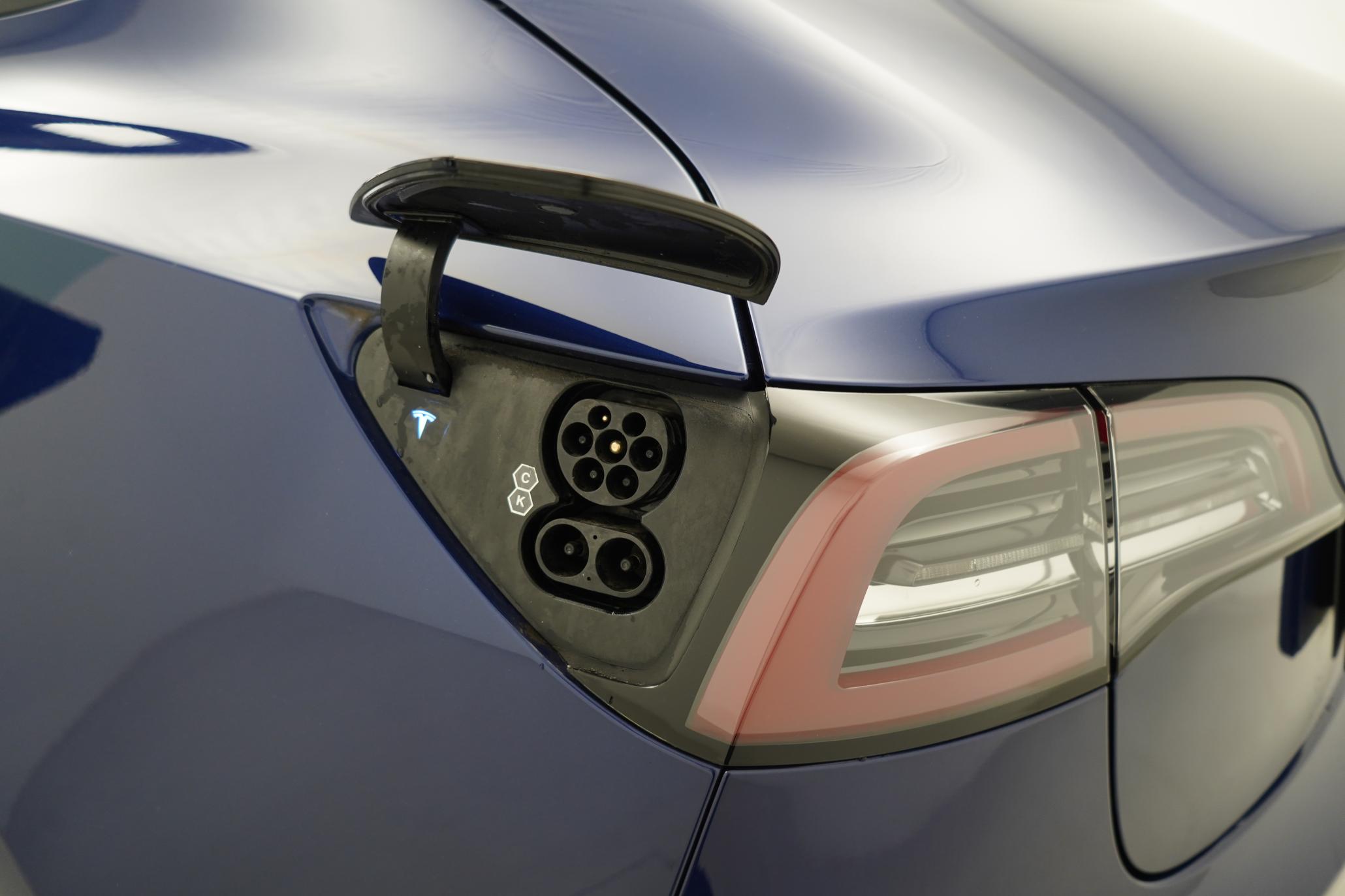 Tesla Model 3 Standard Range Plus Saloon 4dr Electric Auto RWD (241 bhp)
