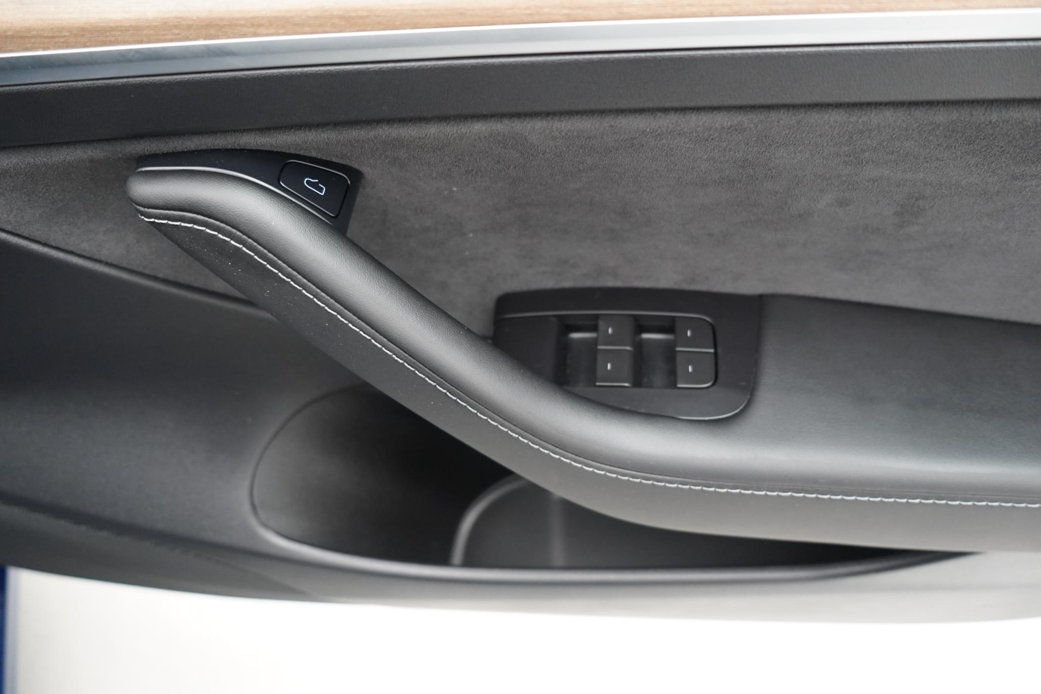 Tesla Model 3 Standard Range Plus Saloon 4dr Electric Auto RWD (241 bhp)