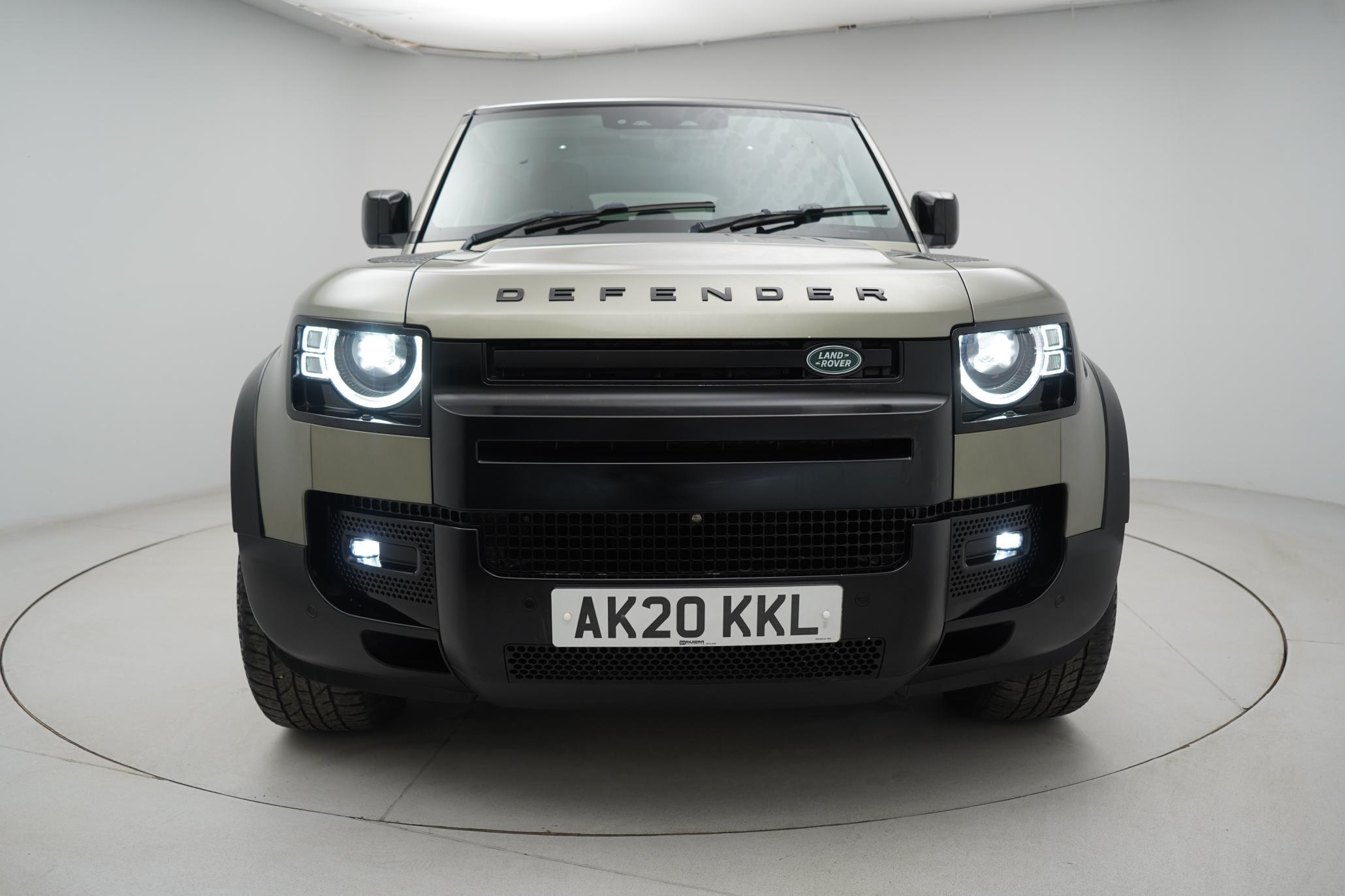 Land Rover Defender 110 2.0 SD4 SE SUV 5dr Diesel Auto 4WD Euro 6 (s/s) (240 ps)