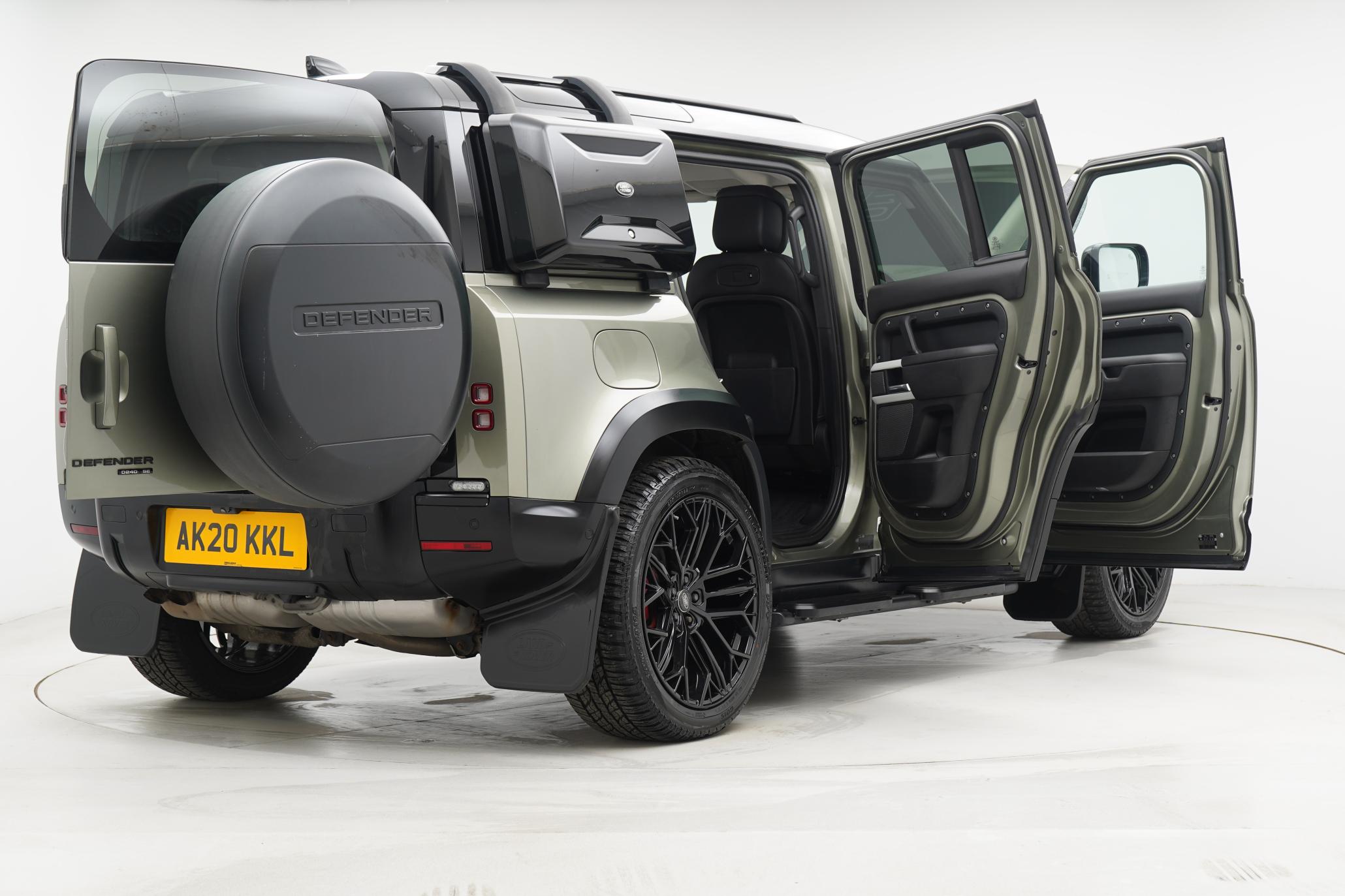Land Rover Defender 110 2.0 SD4 SE SUV 5dr Diesel Auto 4WD Euro 6 (s/s) (240 ps)