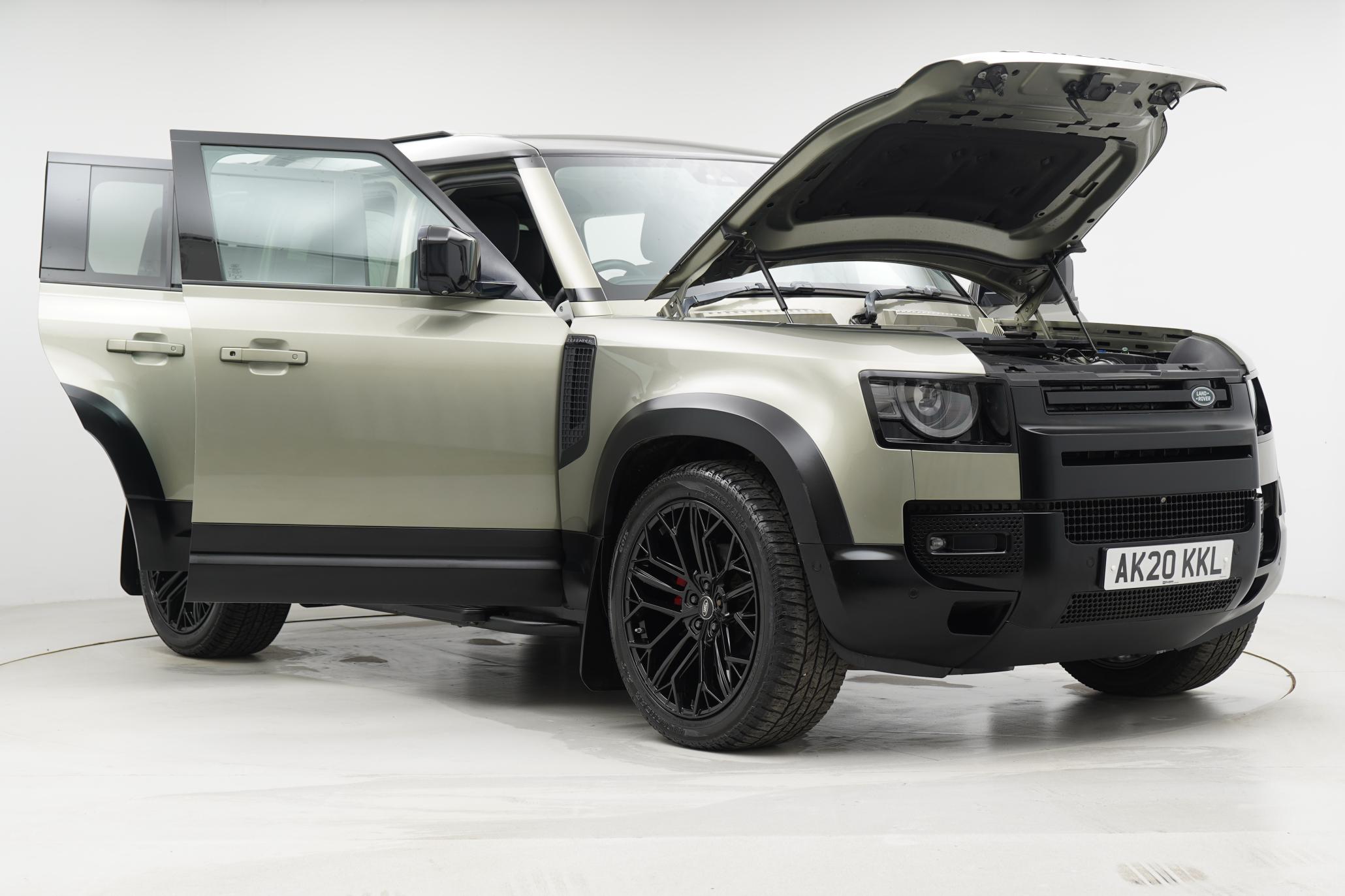 Land Rover Defender 110 2.0 SD4 SE SUV 5dr Diesel Auto 4WD Euro 6 (s/s) (240 ps)