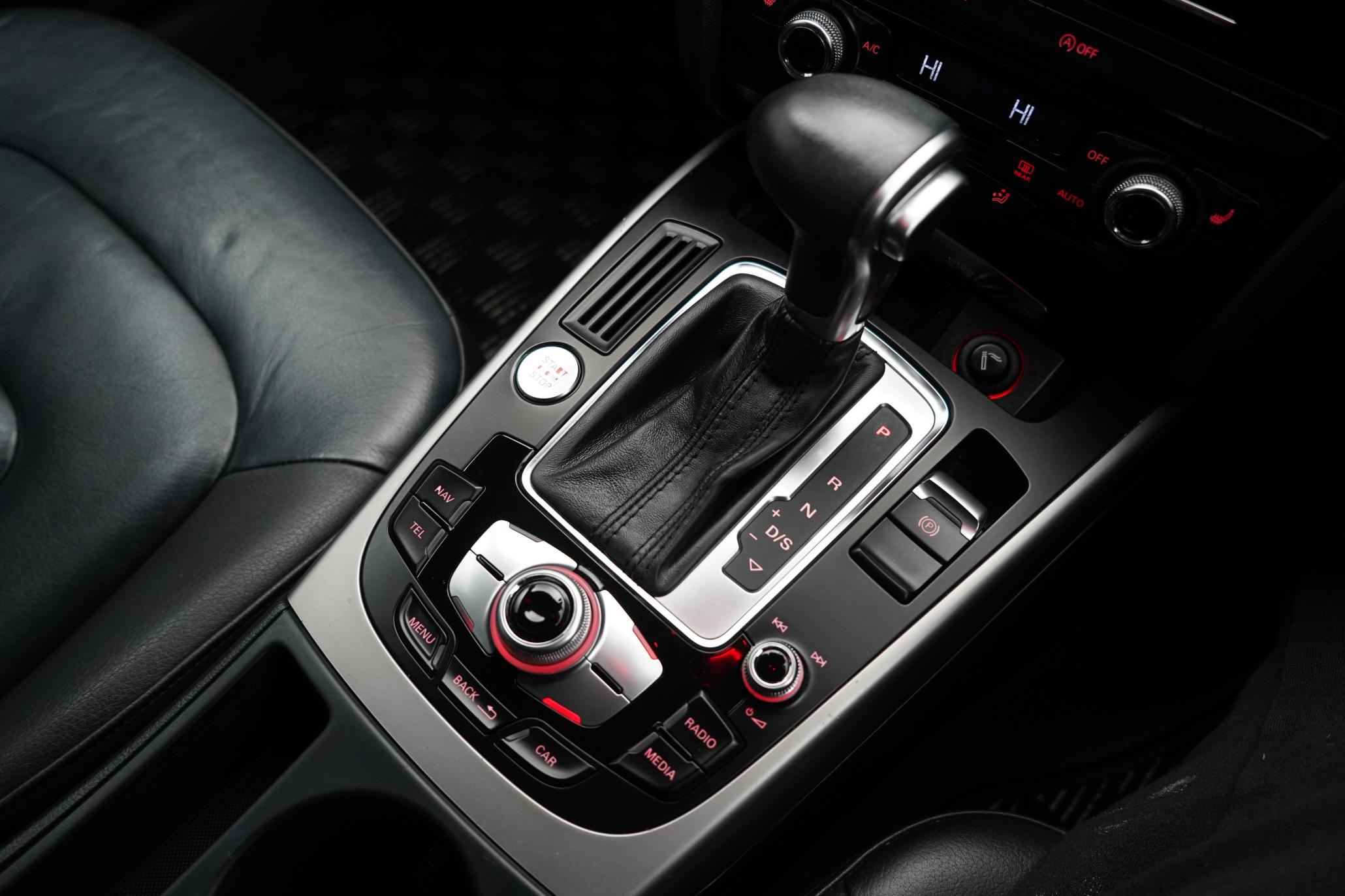 Audi A4 Avant 2.0 TFSI S line Estate 5dr Petrol Multitronic Euro 5 (s/s) (211 ps)