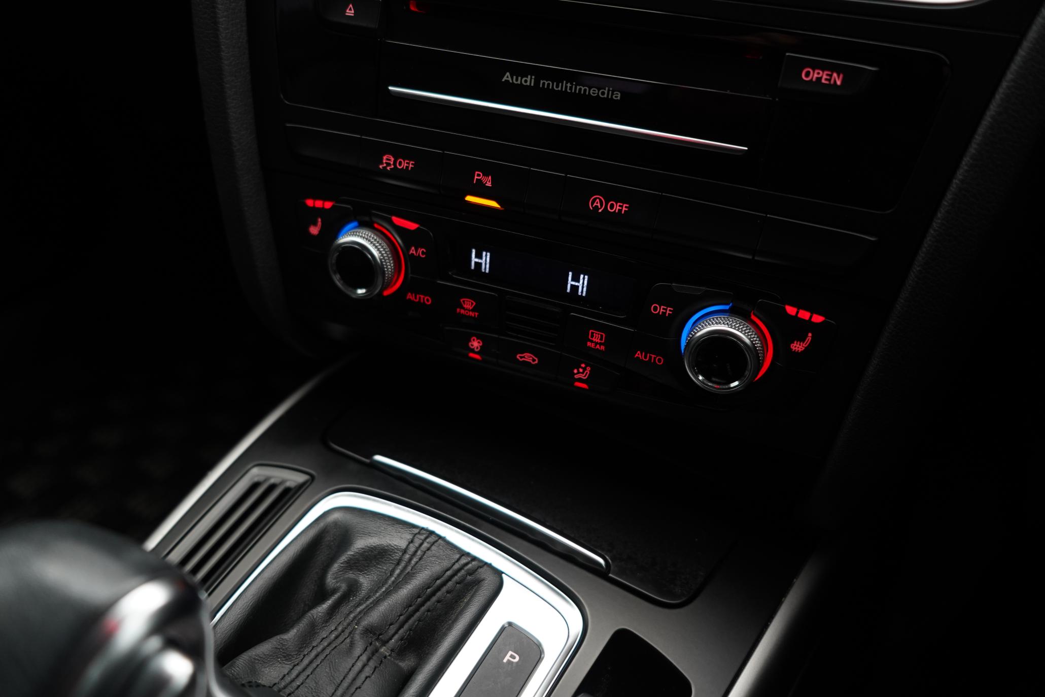 Audi A4 Avant 2.0 TFSI S line Estate 5dr Petrol Multitronic Euro 5 (s/s) (211 ps)