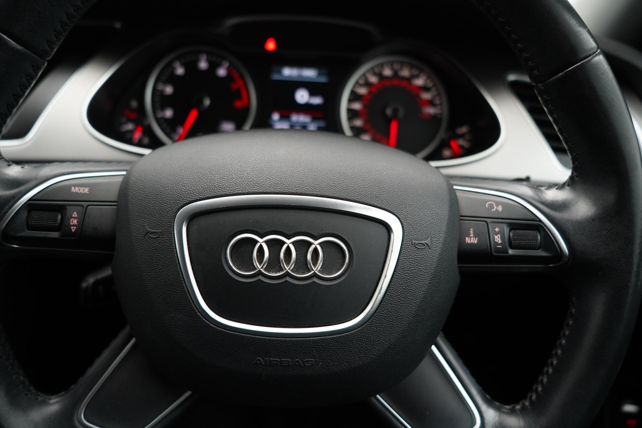 Audi A4 Avant 2.0 TFSI S line Estate 5dr Petrol Multitronic Euro 5 (s/s) (211 ps)