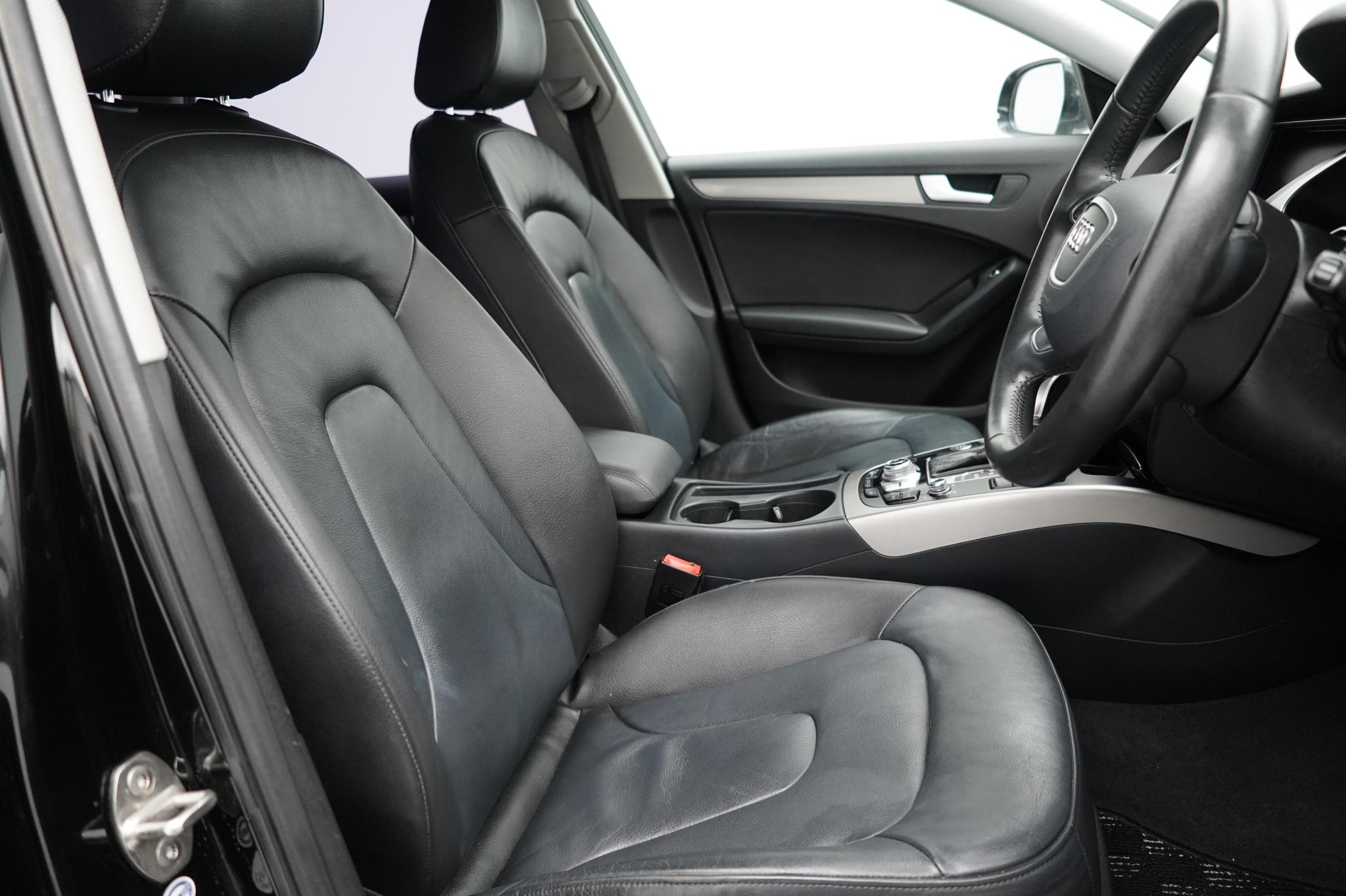 Audi A4 Avant 2.0 TFSI S line Estate 5dr Petrol Multitronic Euro 5 (s/s) (211 ps)