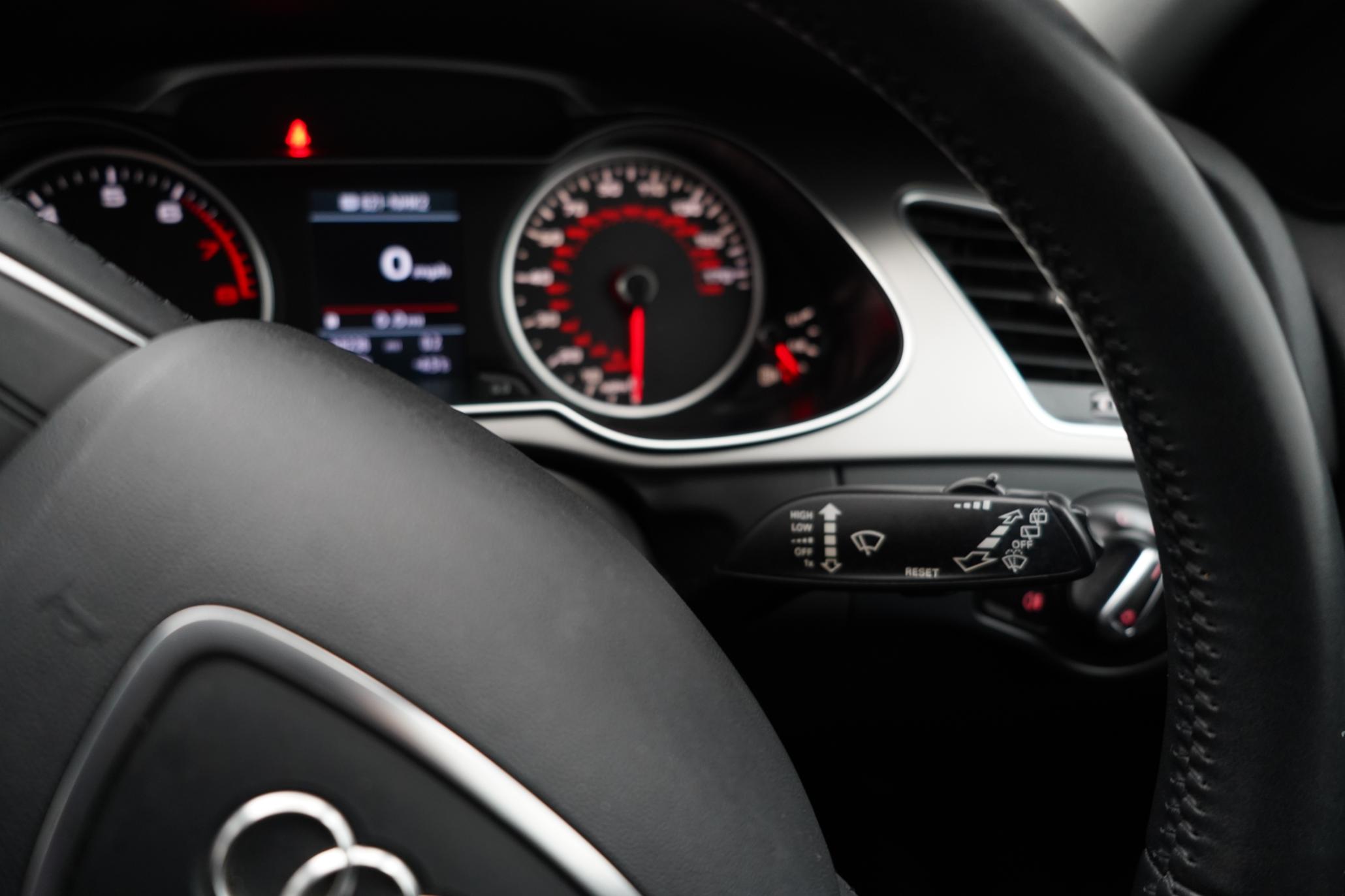 Audi A4 Avant 2.0 TFSI S line Estate 5dr Petrol Multitronic Euro 5 (s/s) (211 ps)