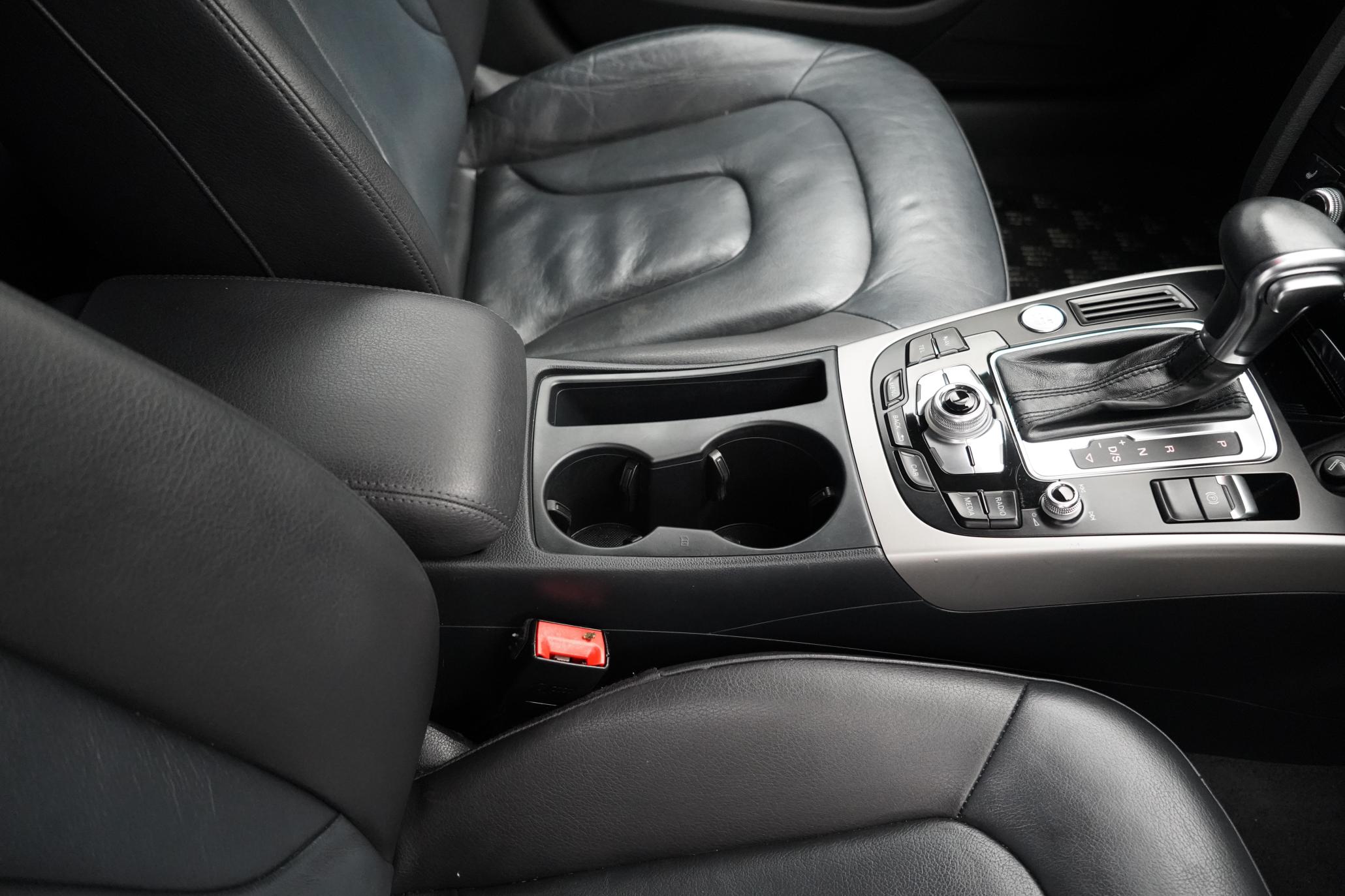 Audi A4 Avant 2.0 TFSI S line Estate 5dr Petrol Multitronic Euro 5 (s/s) (211 ps)