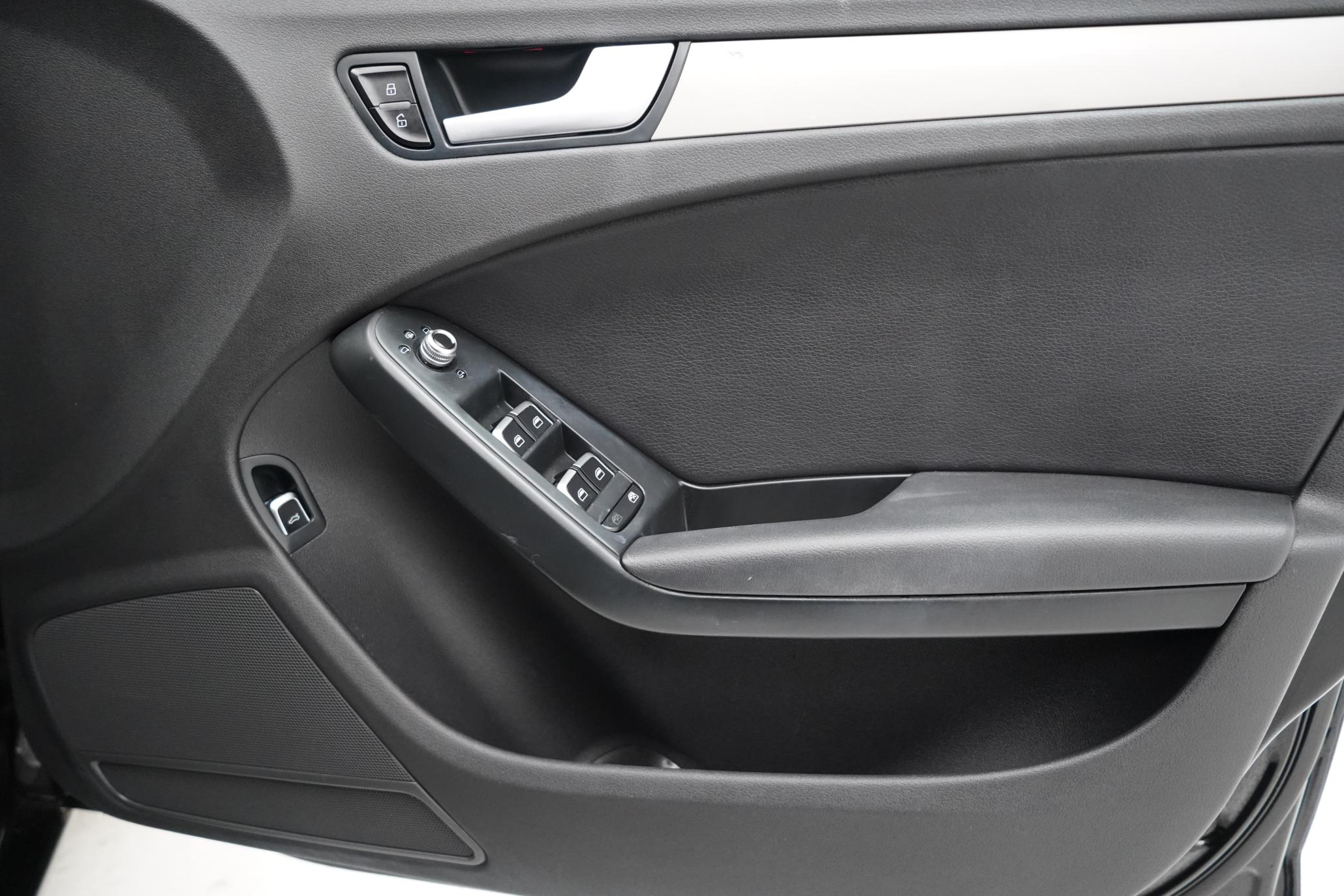 Audi A4 Avant 2.0 TFSI S line Estate 5dr Petrol Multitronic Euro 5 (s/s) (211 ps)