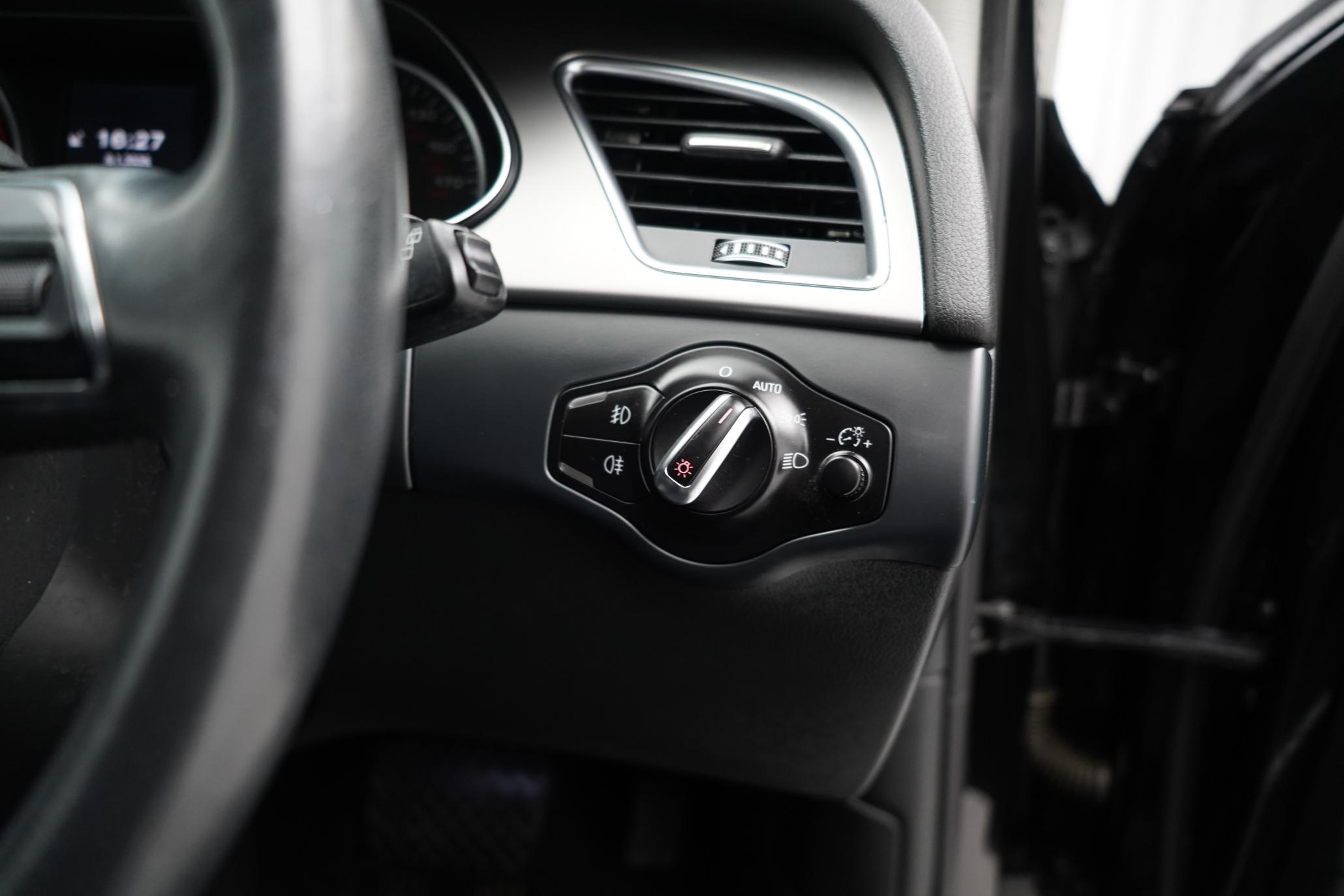 Audi A4 Avant 2.0 TFSI S line Estate 5dr Petrol Multitronic Euro 5 (s/s) (211 ps)